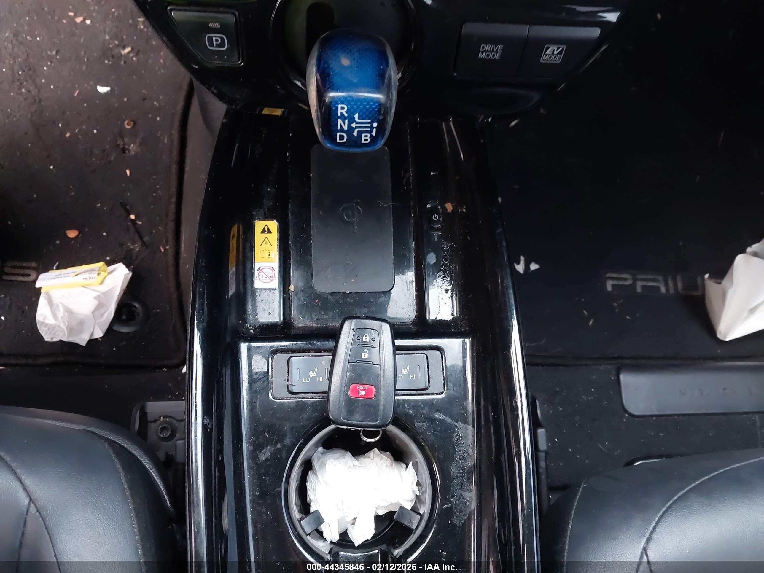 TOYOTA PRIUS image 11