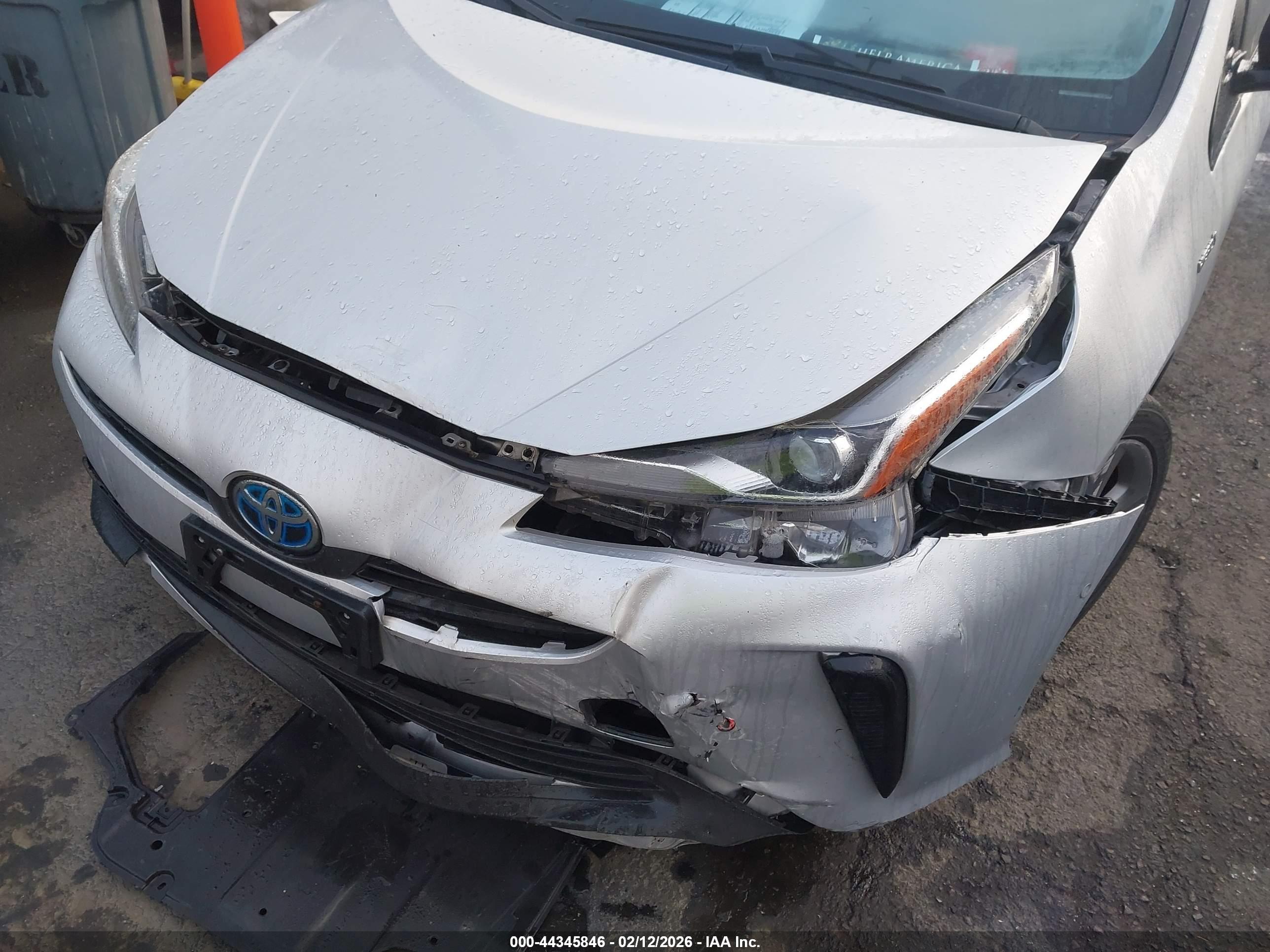 TOYOTA PRIUS image 6