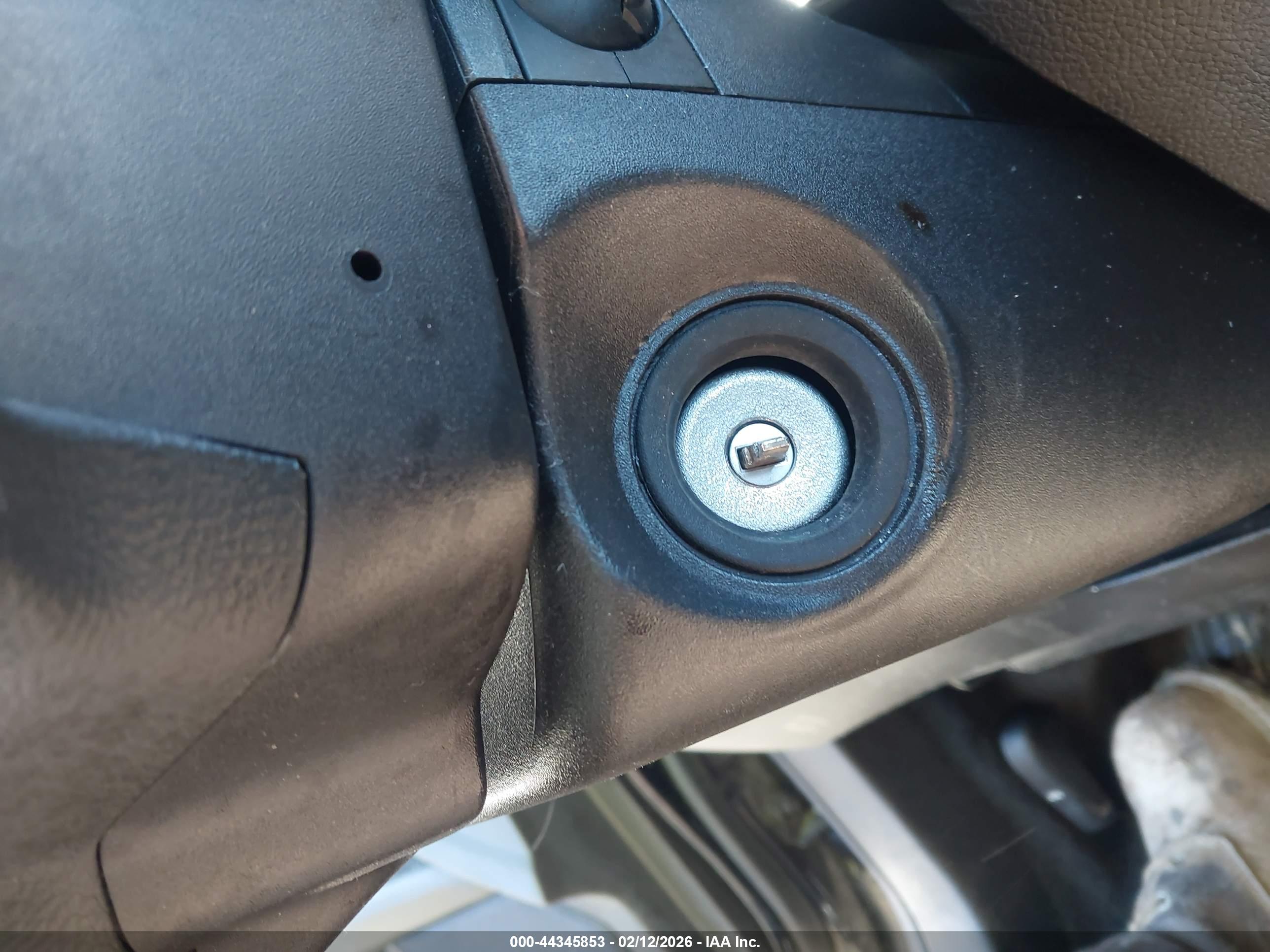 FORD FUSION image 11
