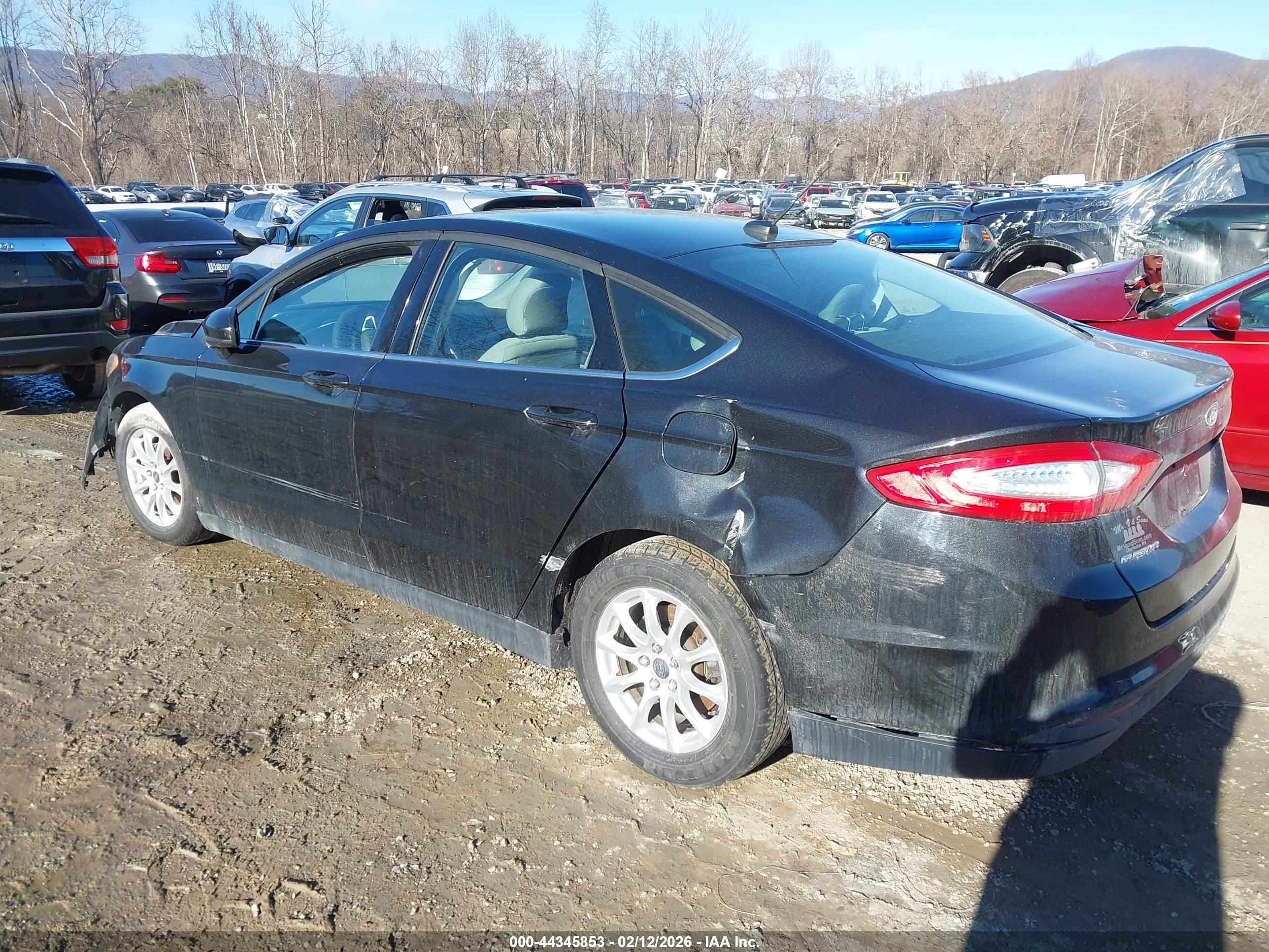 FORD FUSION image 3