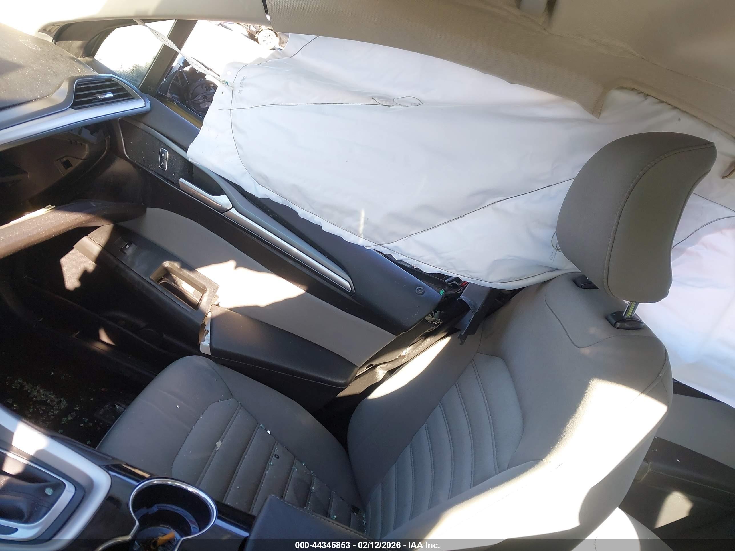 FORD FUSION image 5
