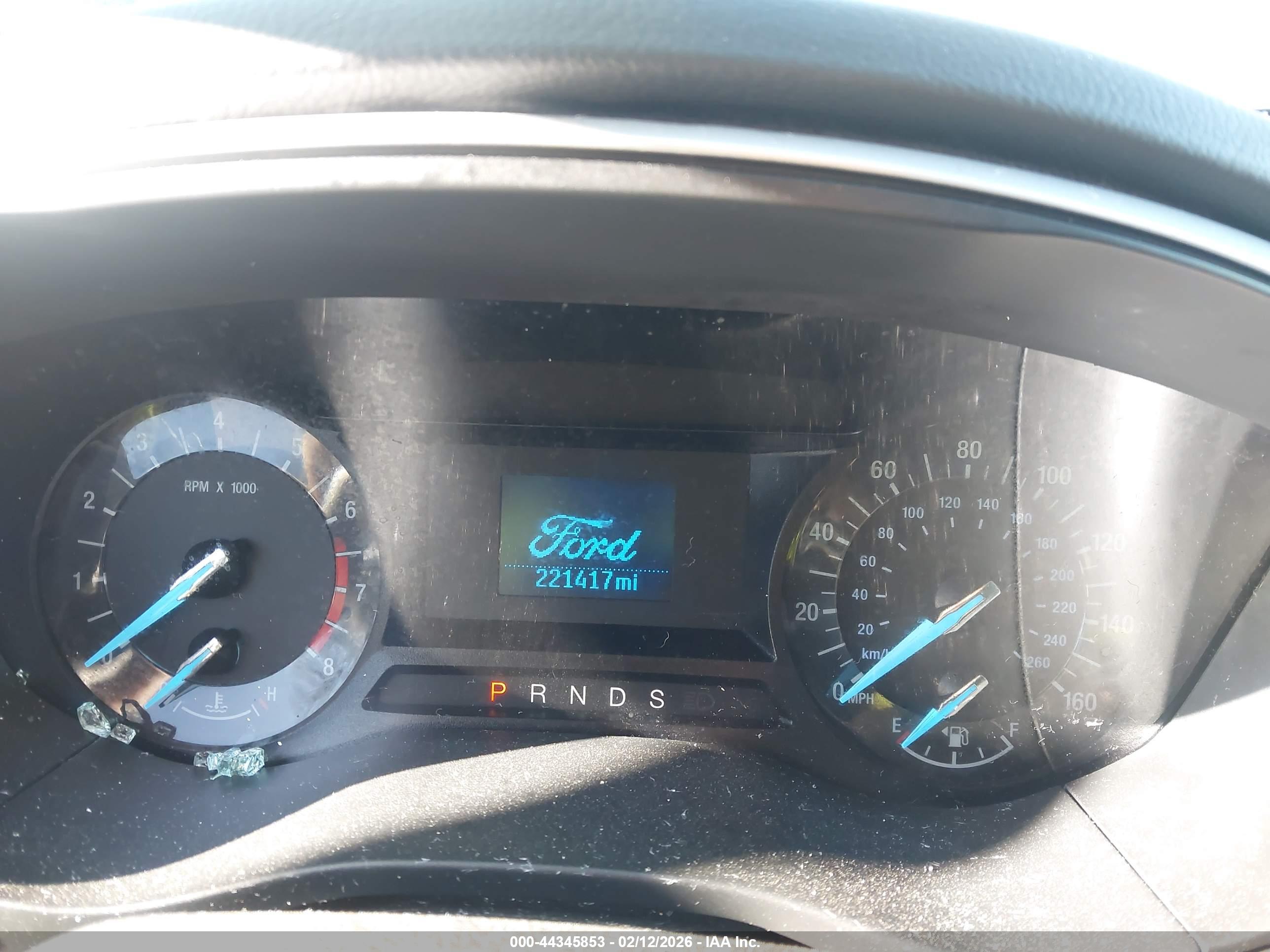 FORD FUSION image 7