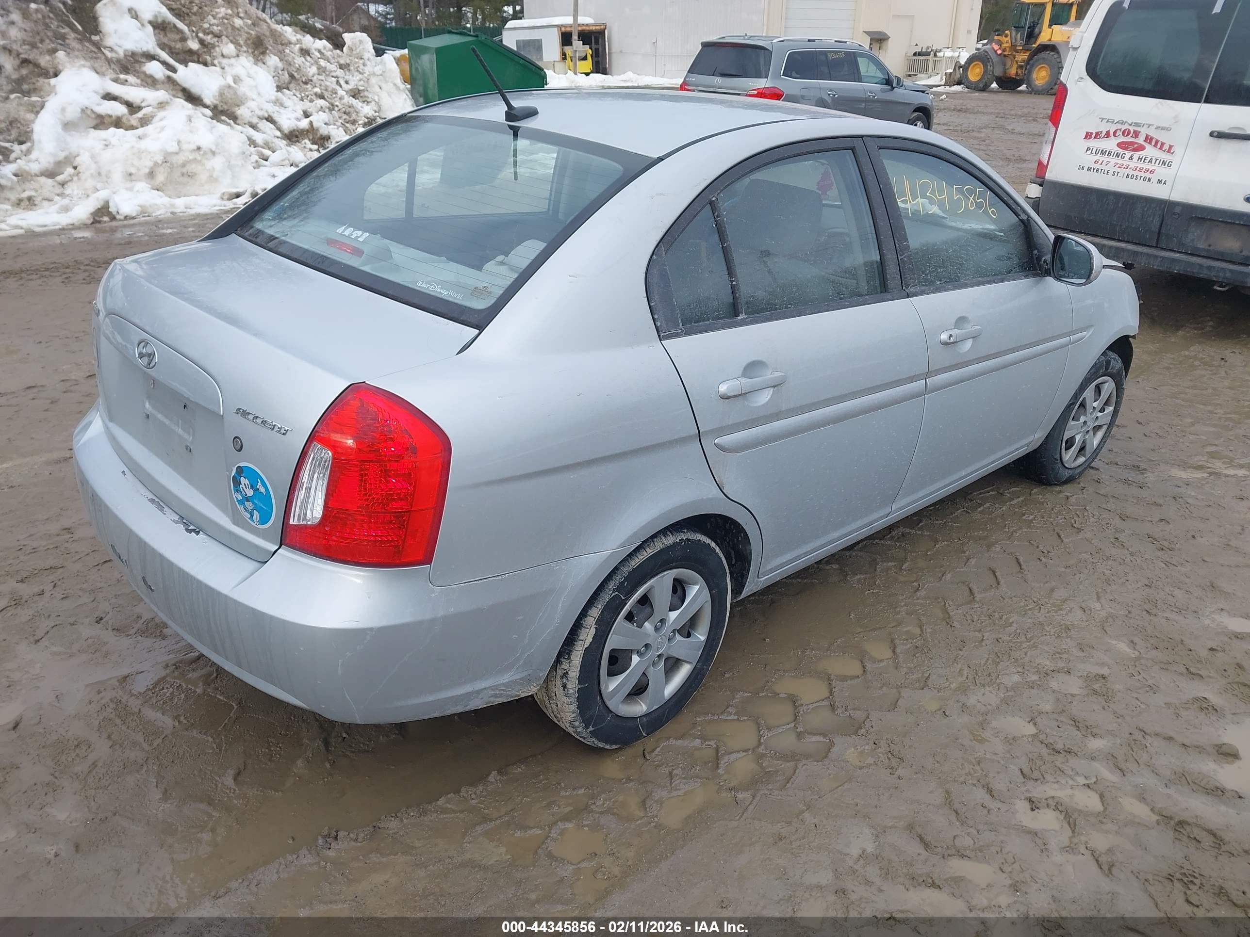 HYUNDAI ACCENT image 4