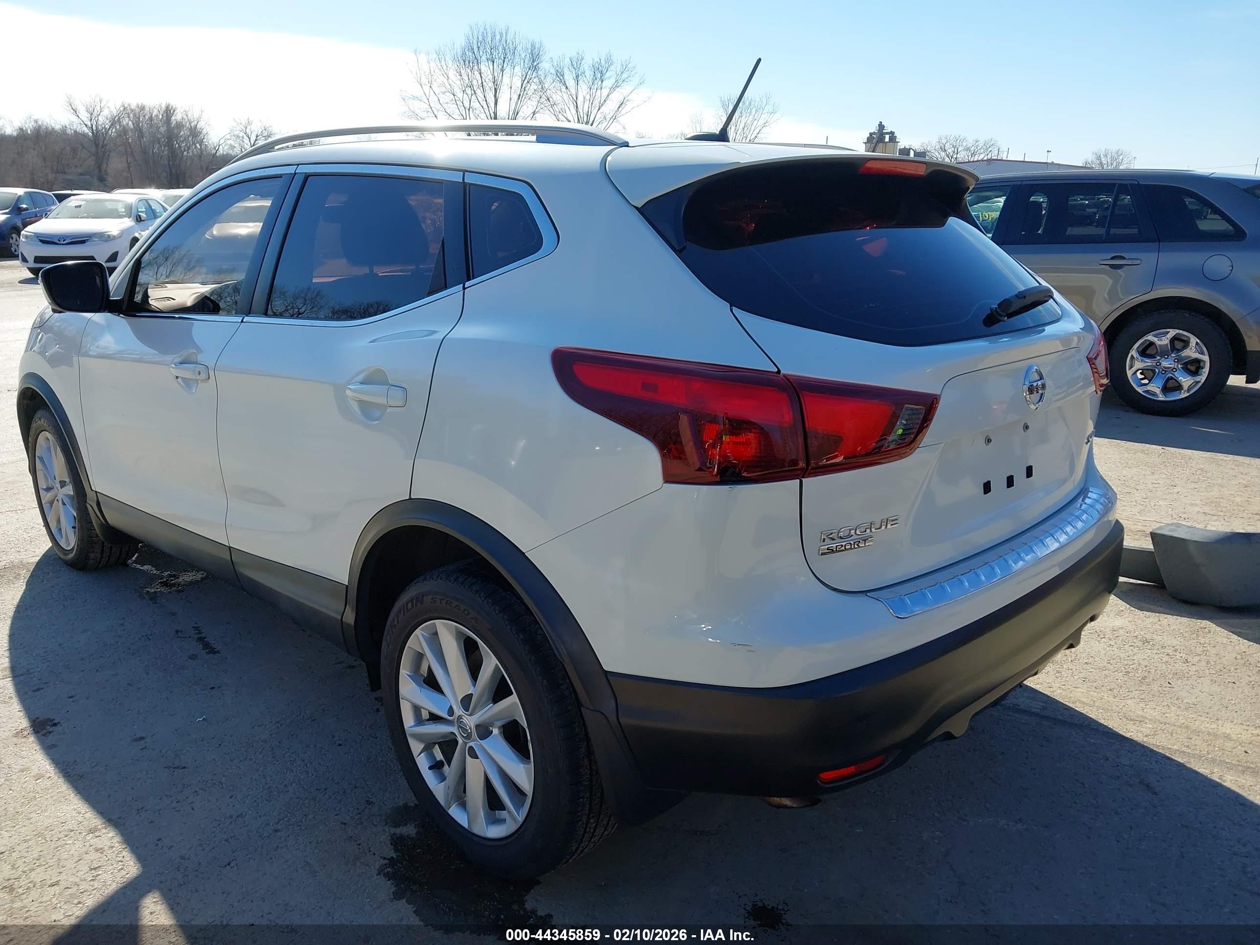 NISSAN ROGUE image 3