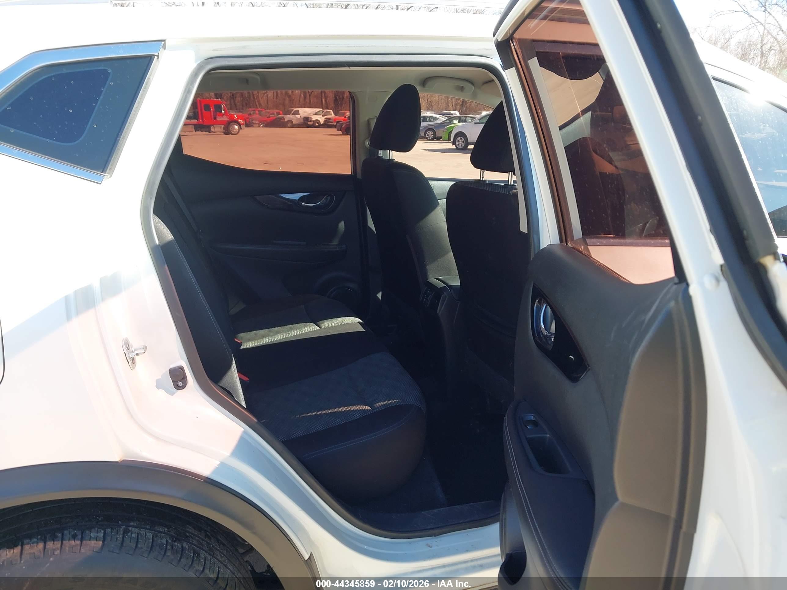 NISSAN ROGUE image 8