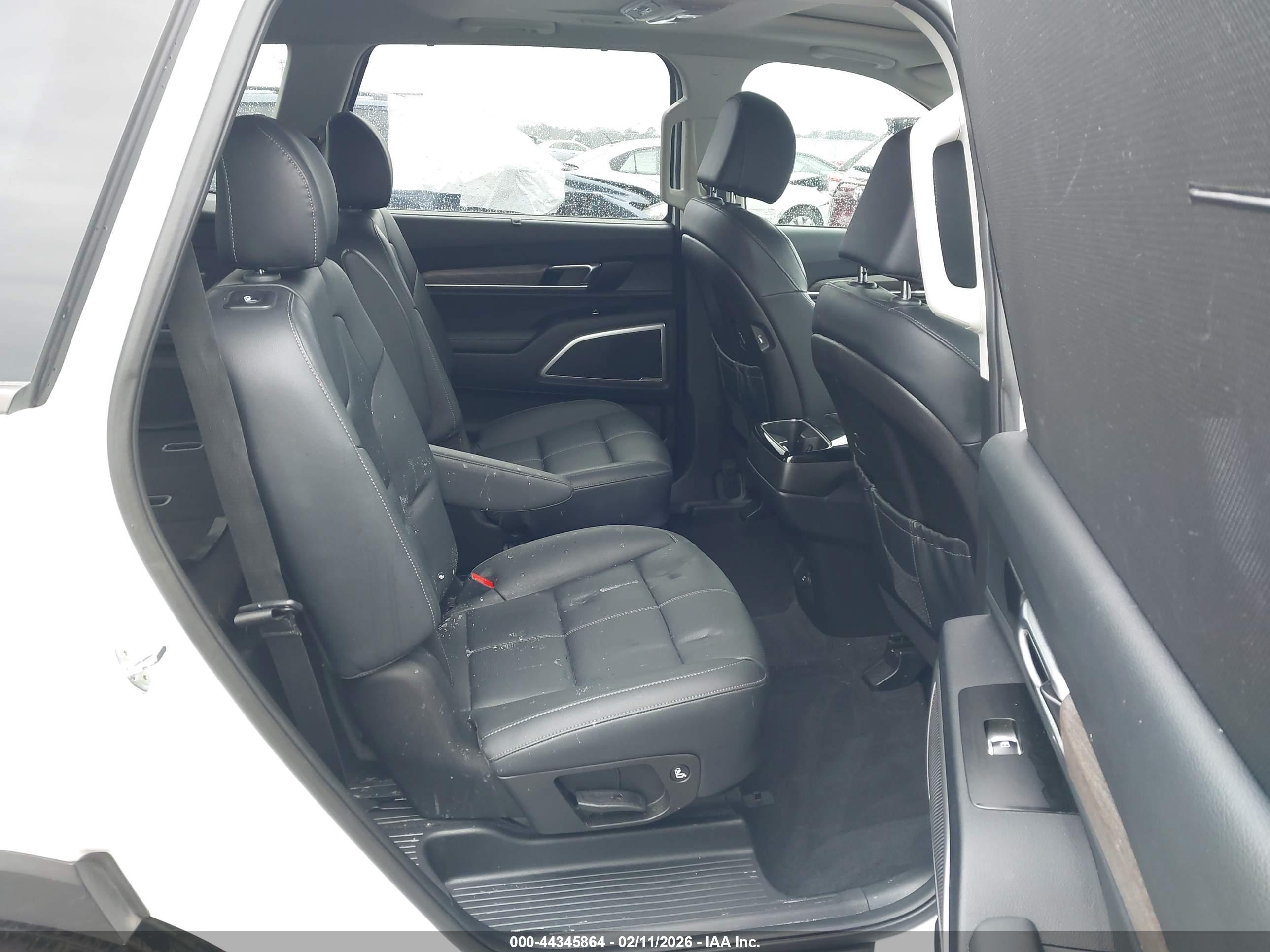 KIA TELLURIDE image 8