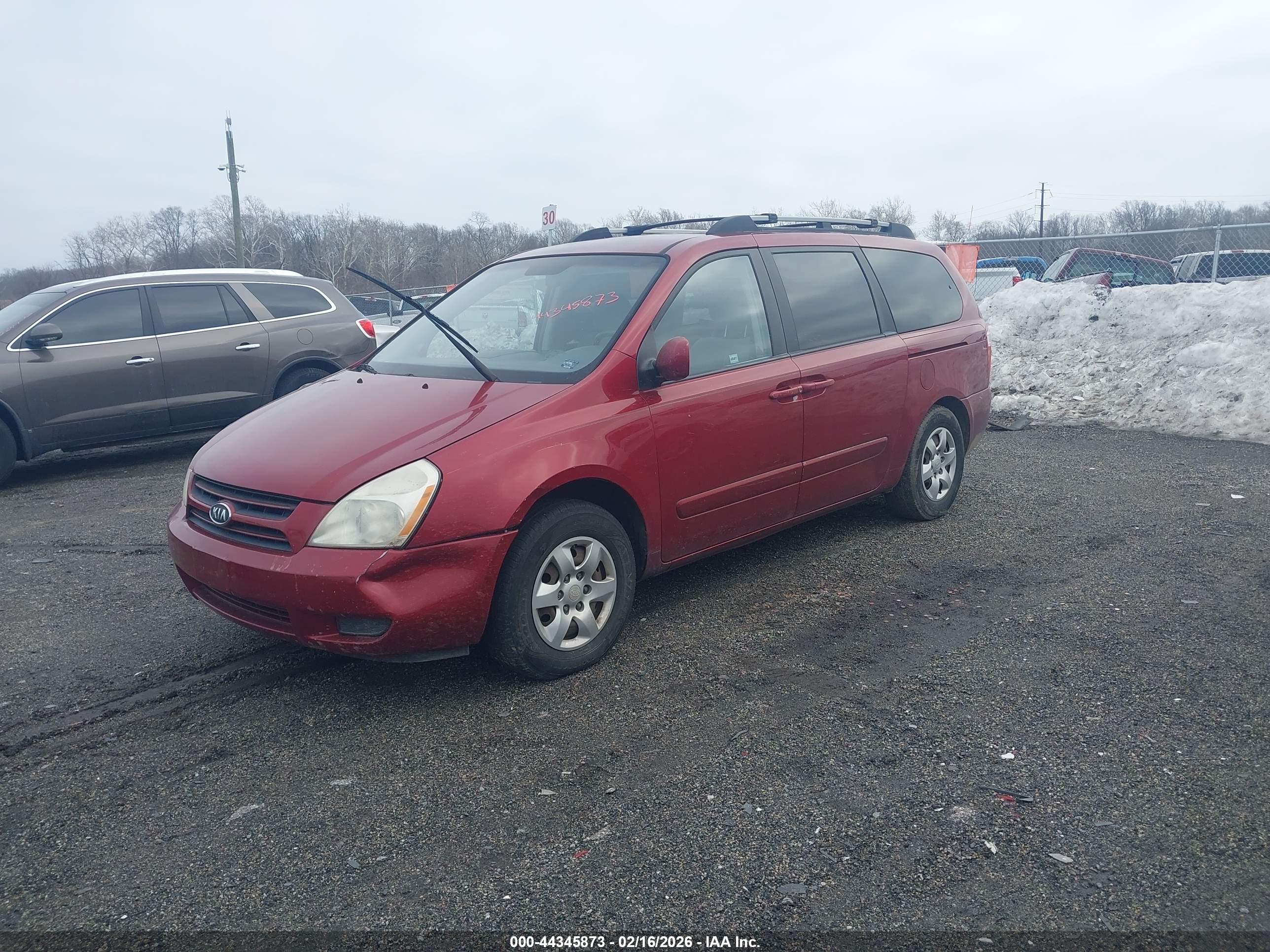 KIA SEDONA image 2