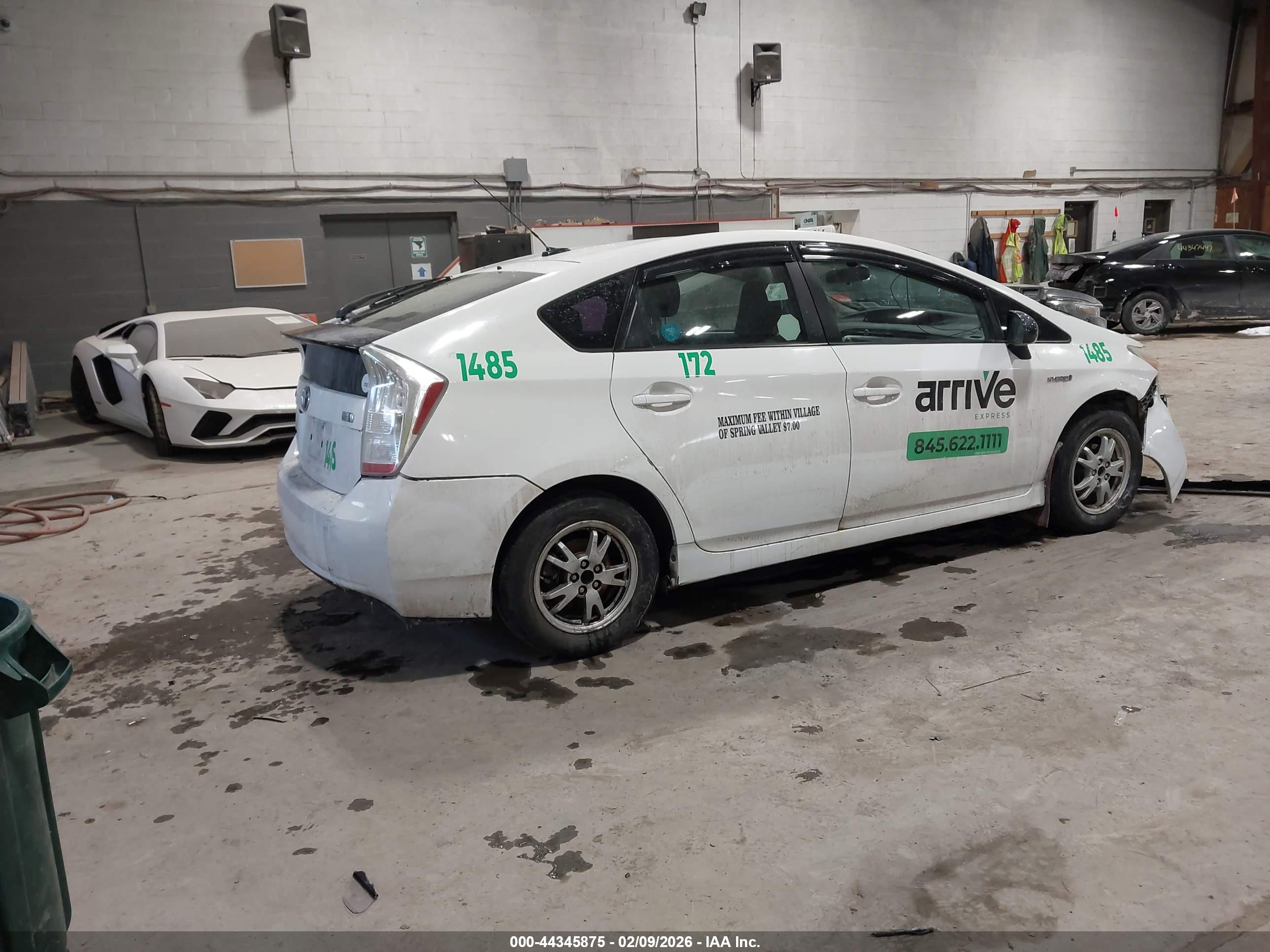TOYOTA PRIUS image 4