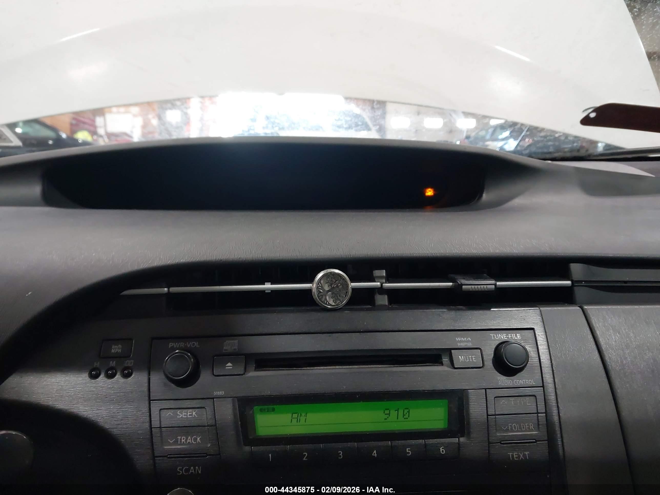 TOYOTA PRIUS image 7