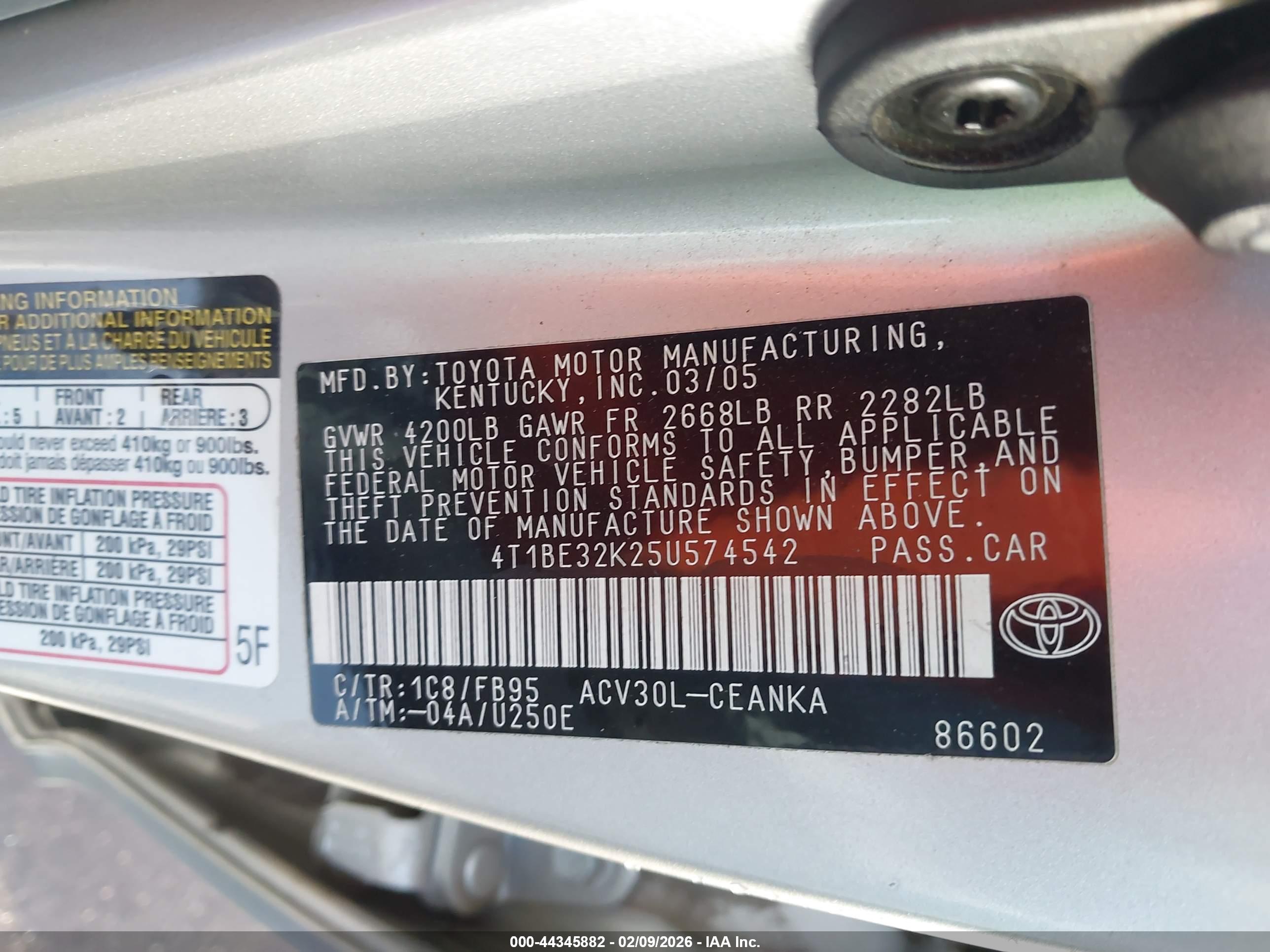 TOYOTA CAMRY image 9