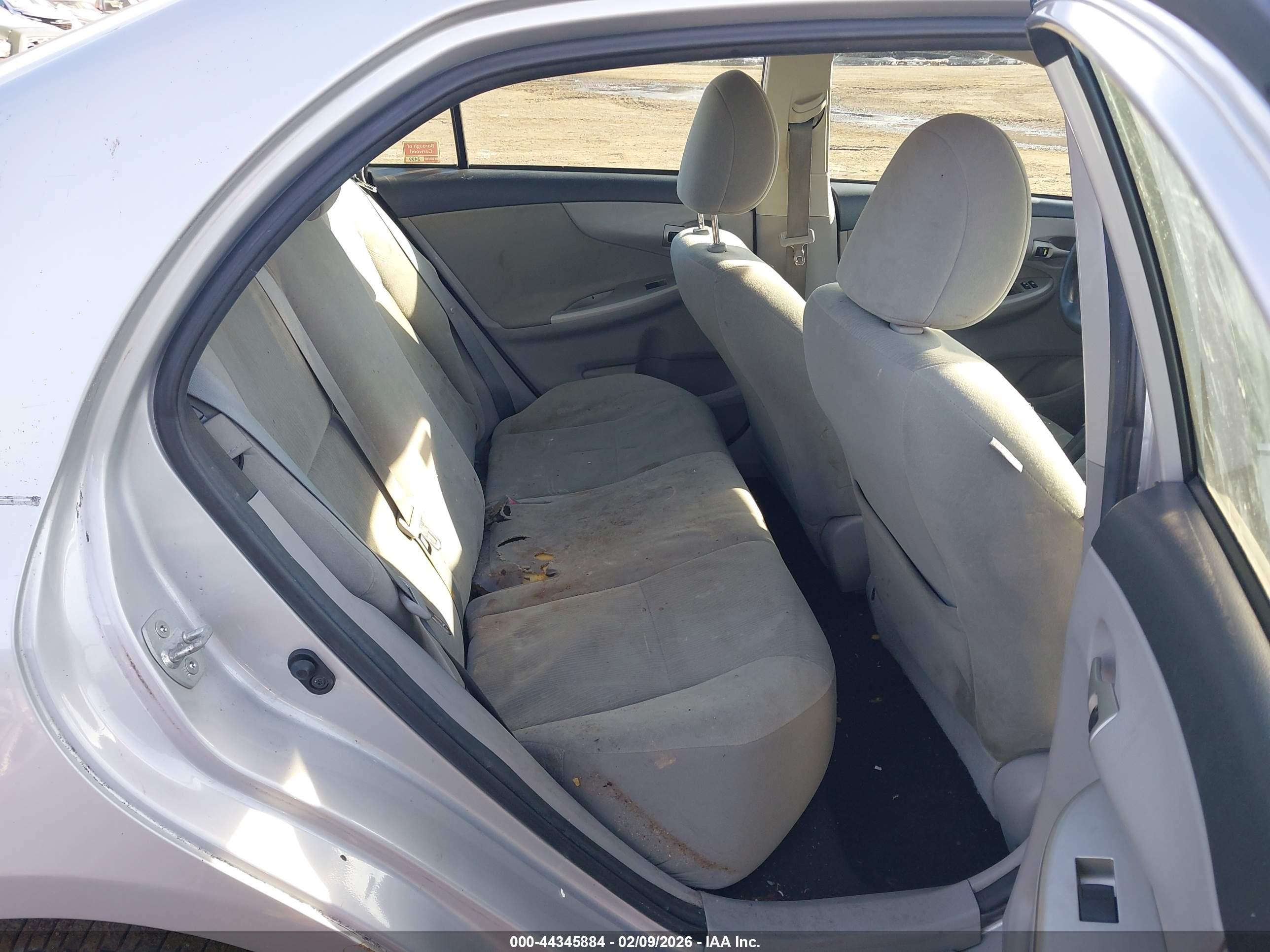 TOYOTA COROLLA image 8
