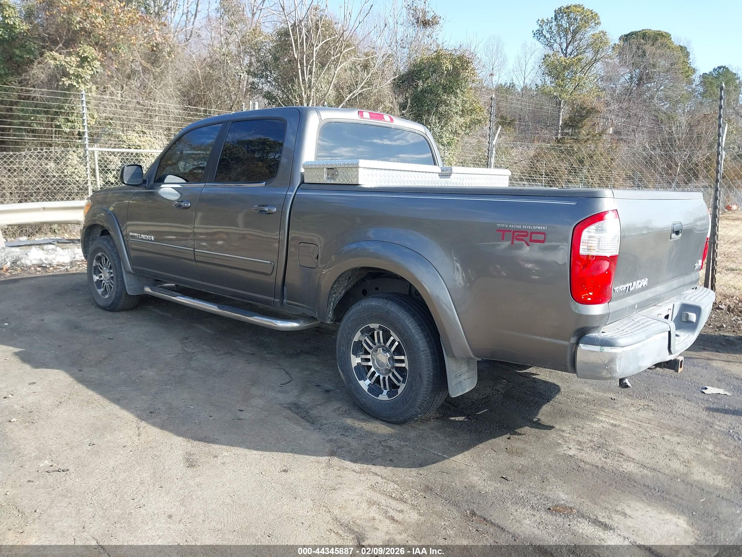 TOYOTA TUNDRA image 3
