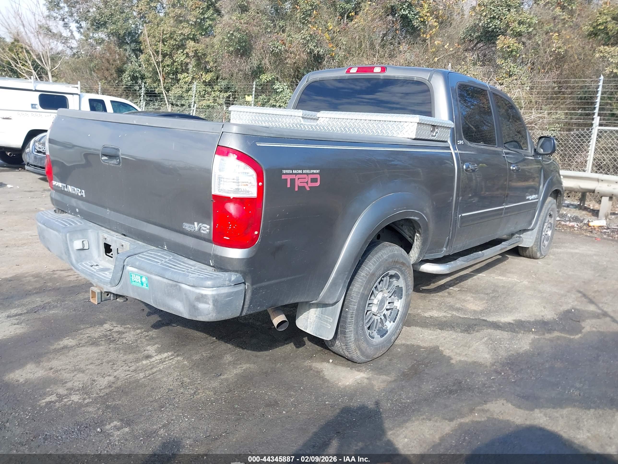 TOYOTA TUNDRA image 4