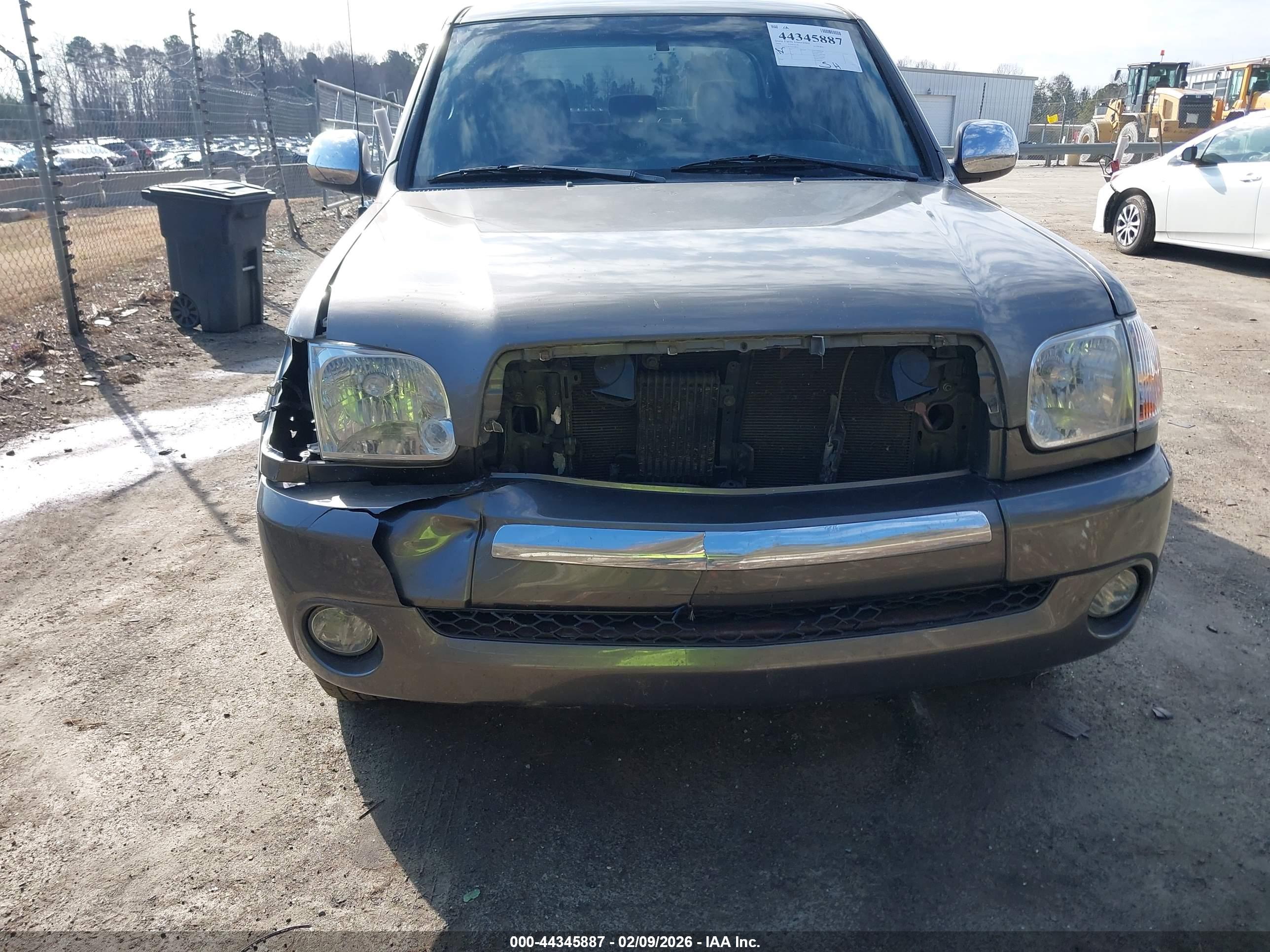 TOYOTA TUNDRA image 6