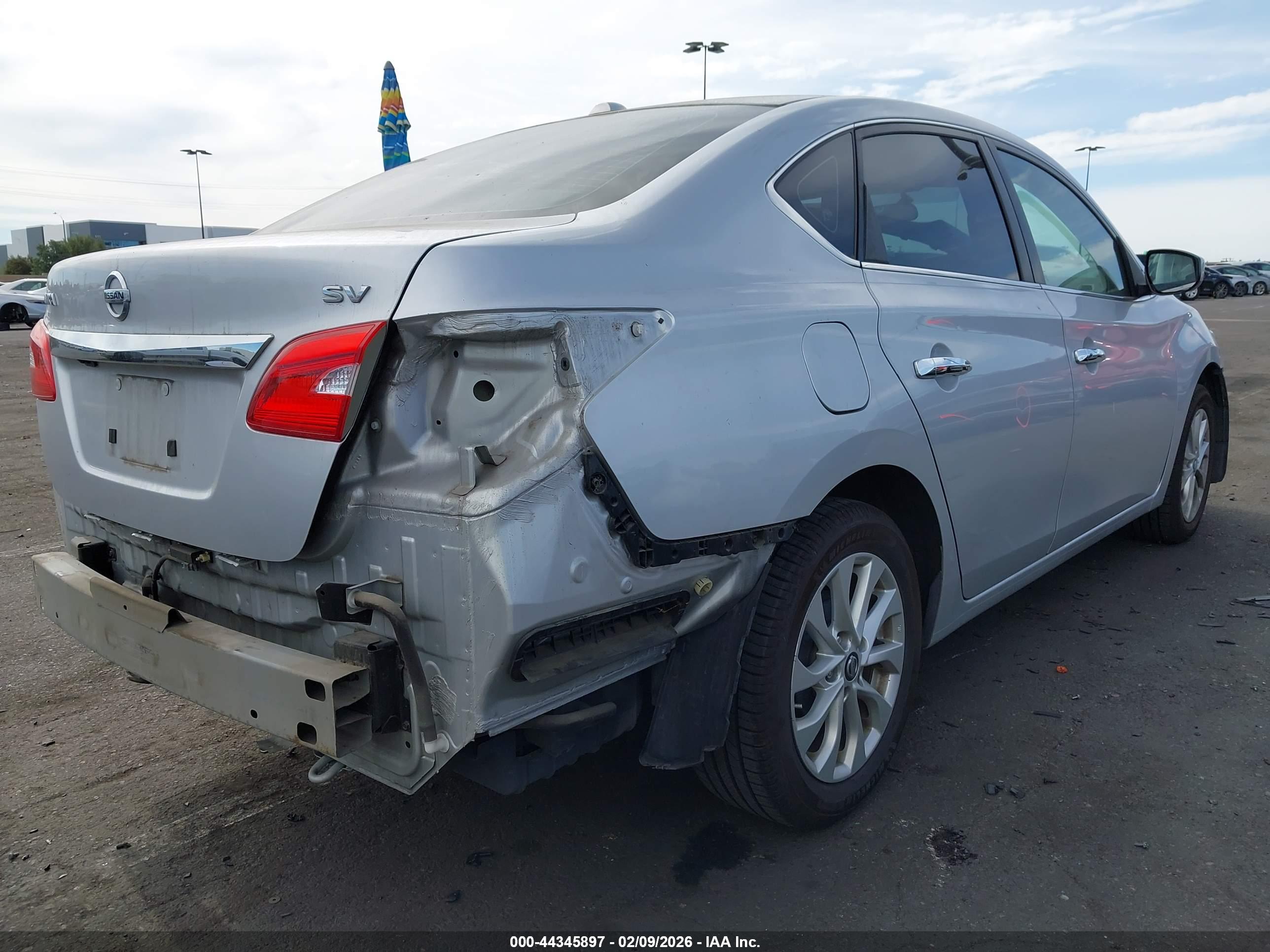 NISSAN SENTRA image 4