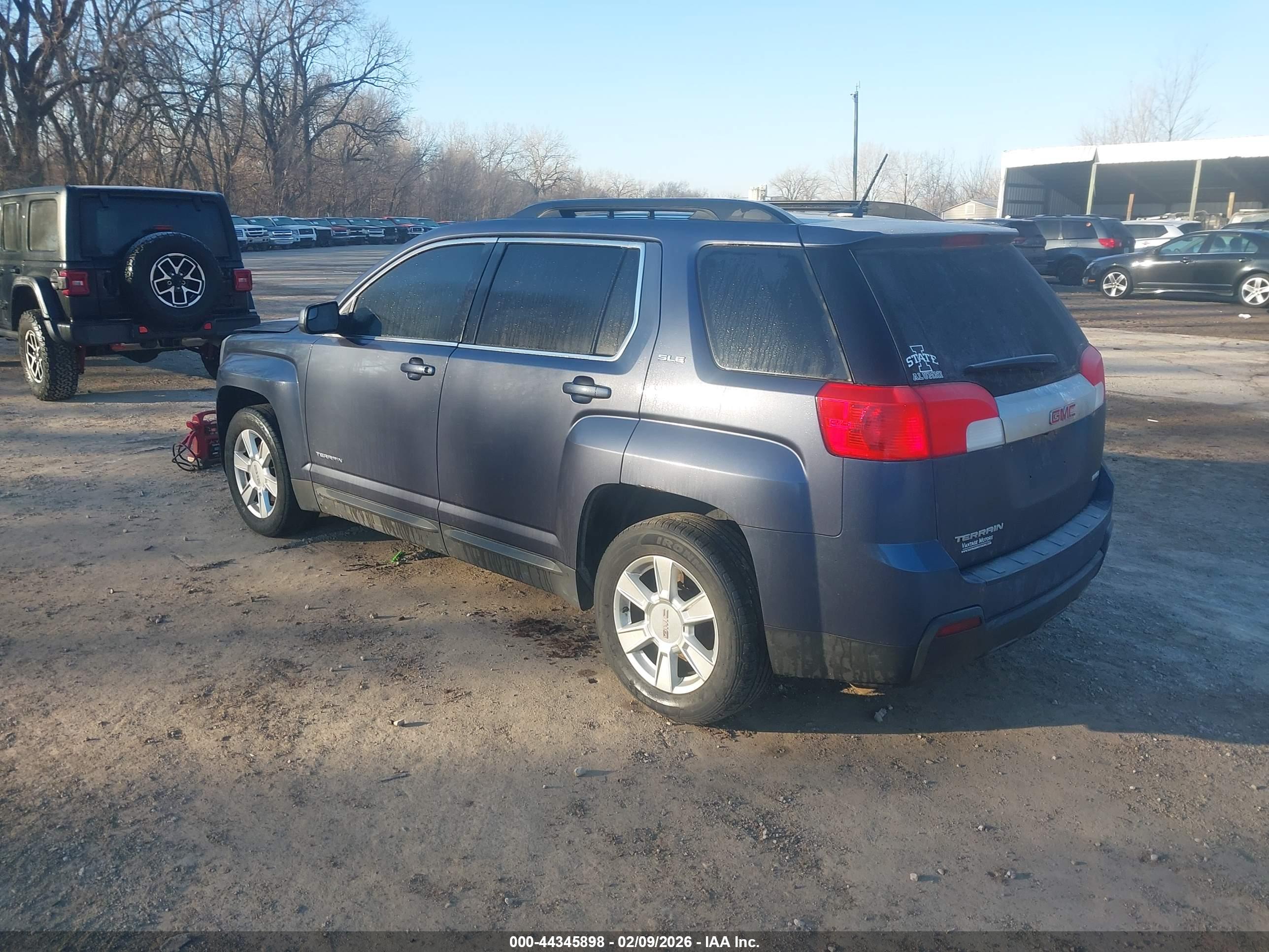 GMC TERRAIN image 3