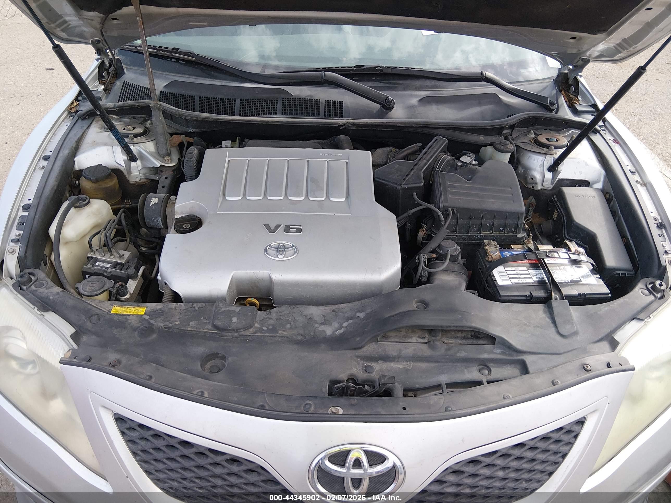 TOYOTA CAMRY image 10