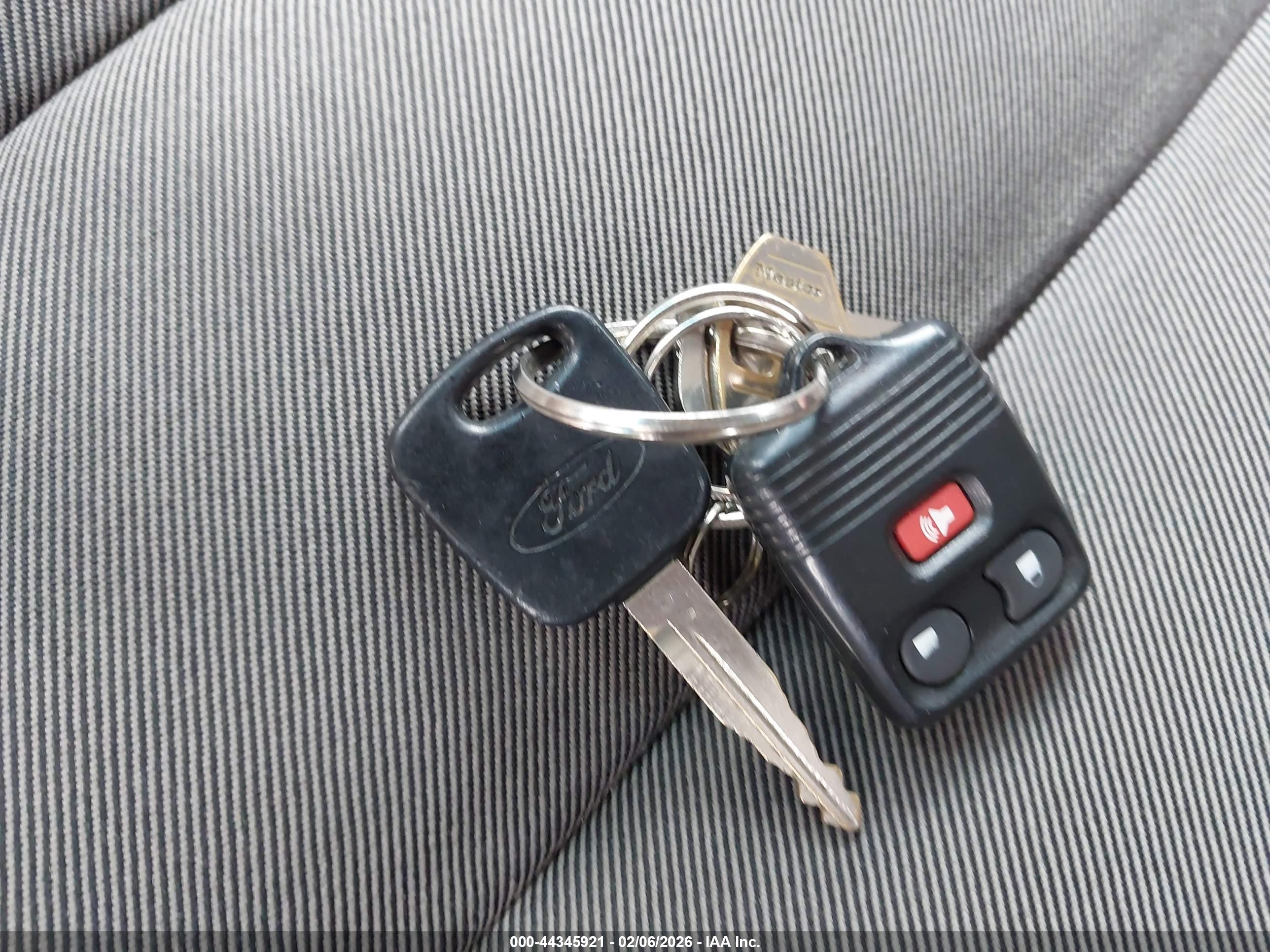 FORD EXPLORER image 11