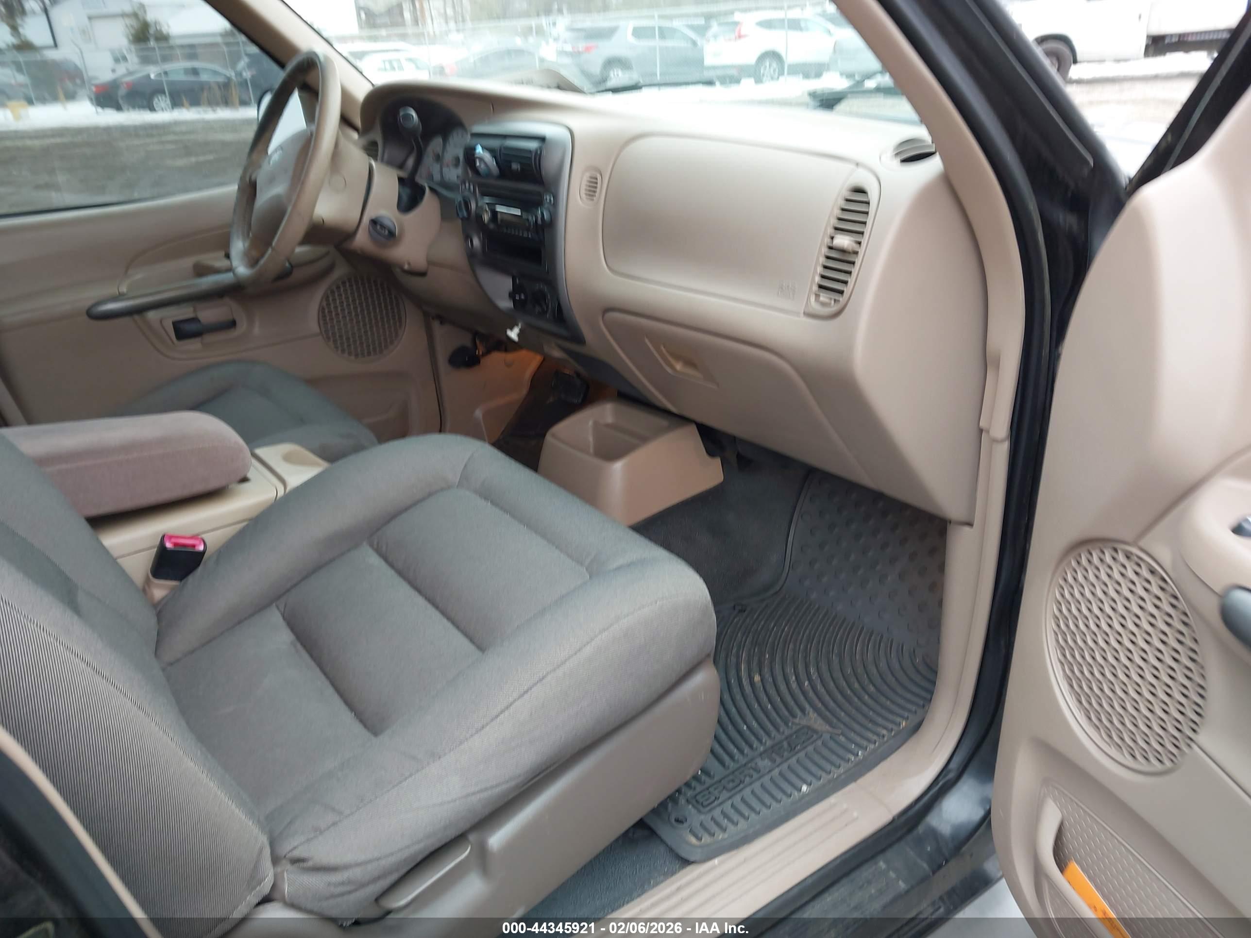 FORD EXPLORER image 5