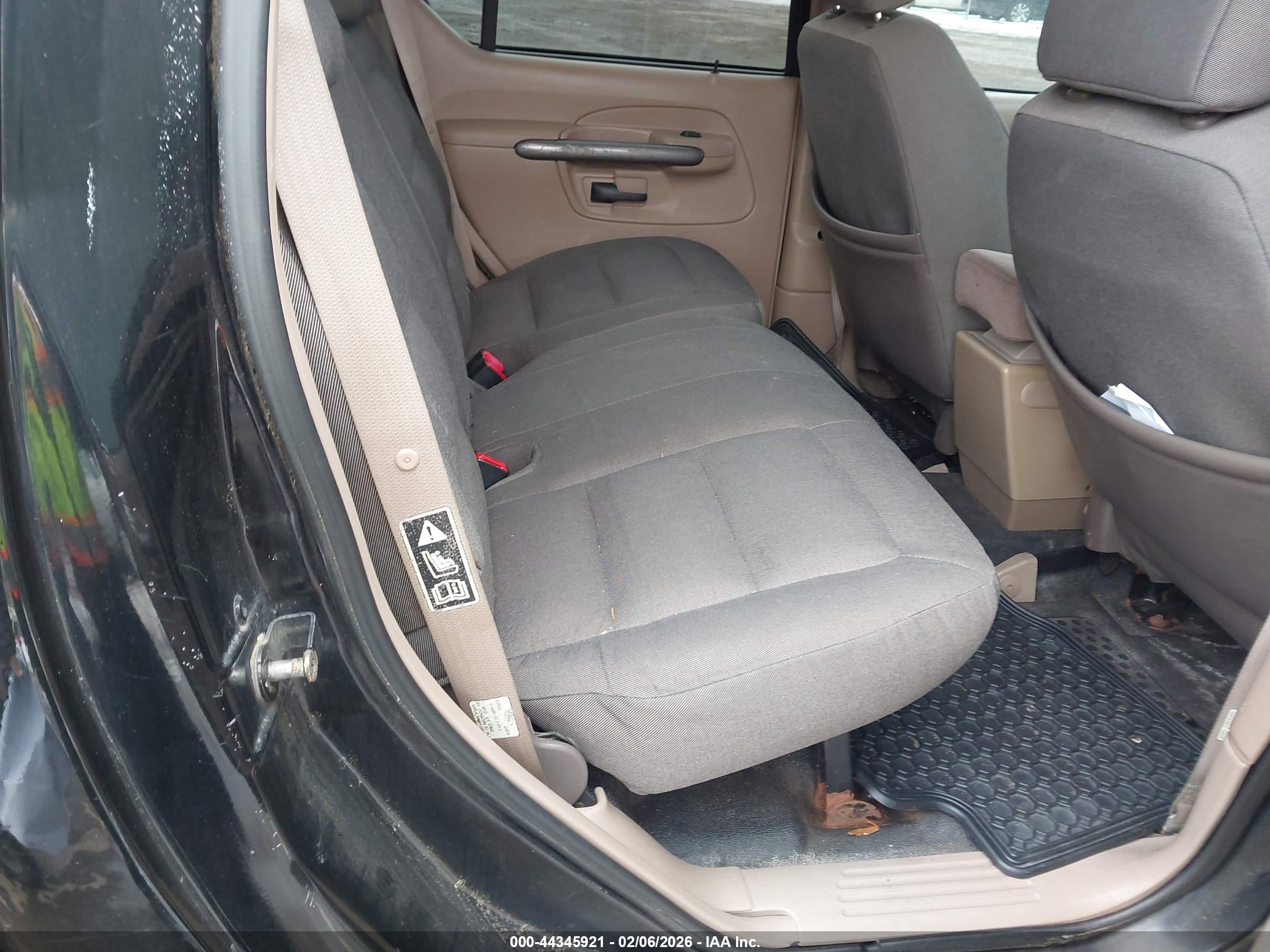 FORD EXPLORER image 8