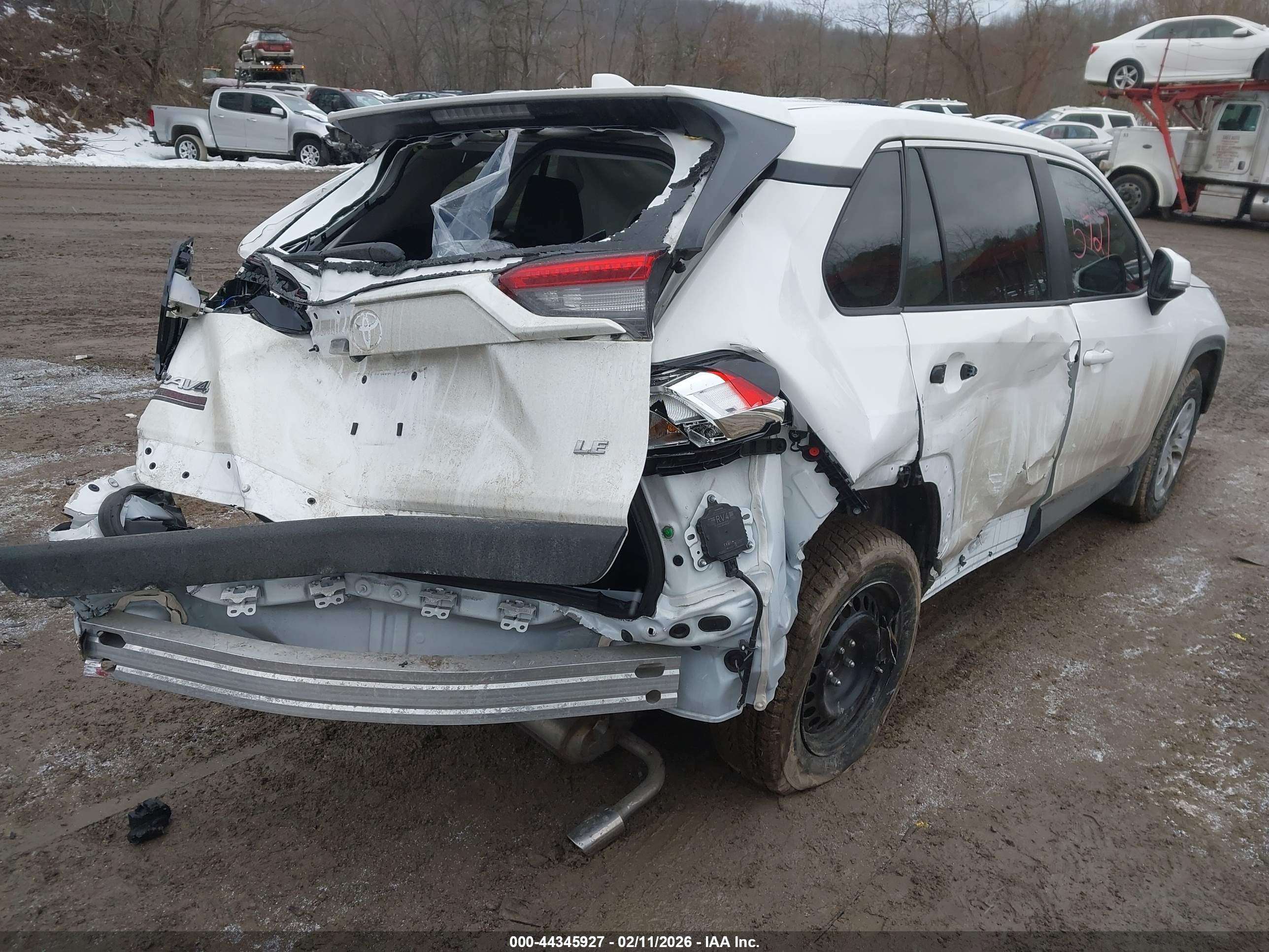 TOYOTA RAV4 image 4