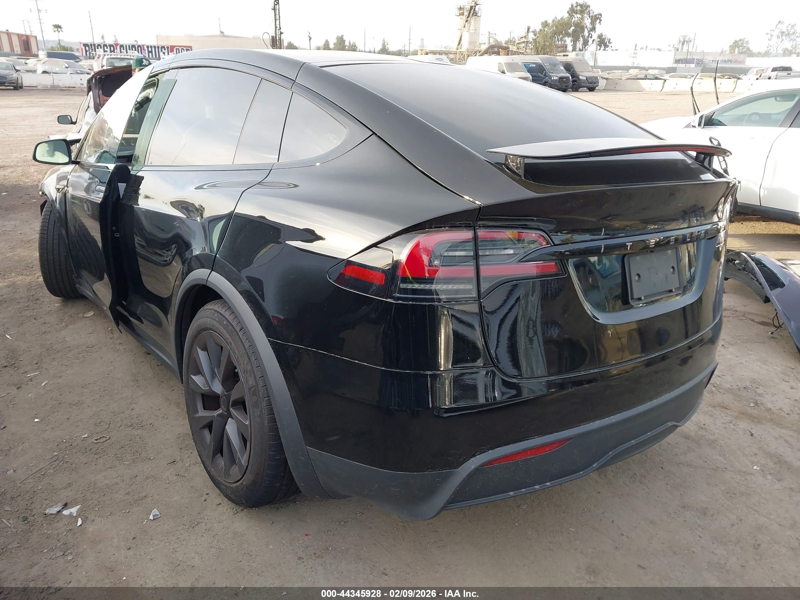 TESLA MODEL image 3