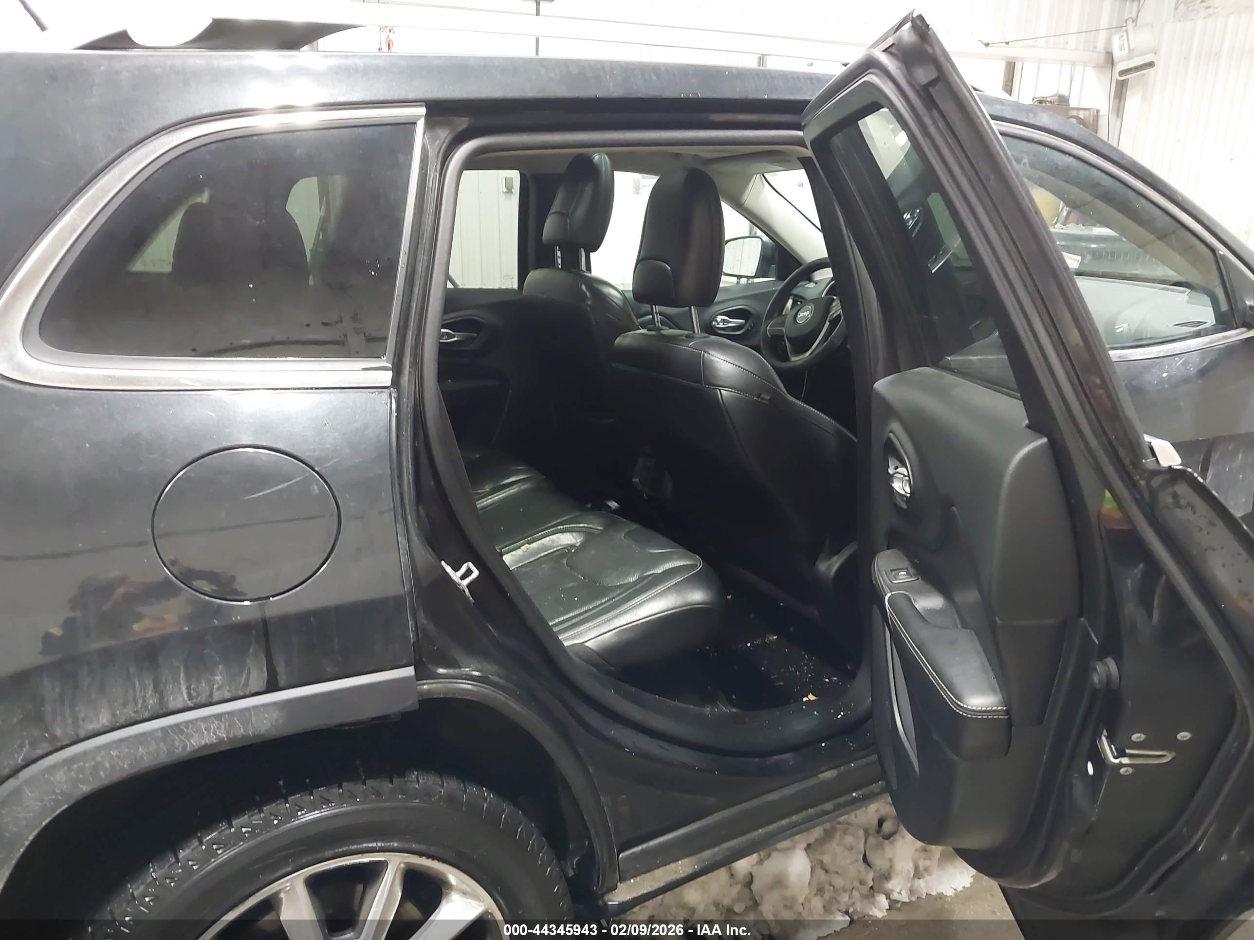 JEEP CHEROKEE image 8
