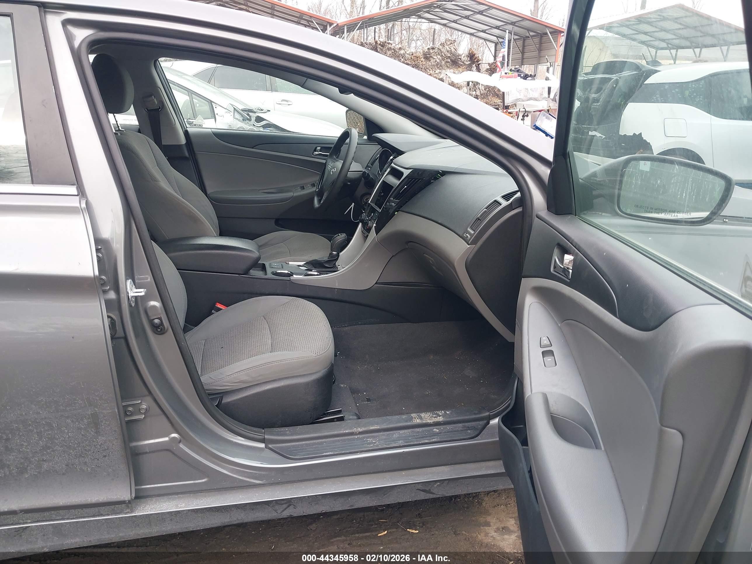 HYUNDAI SONATA image 5