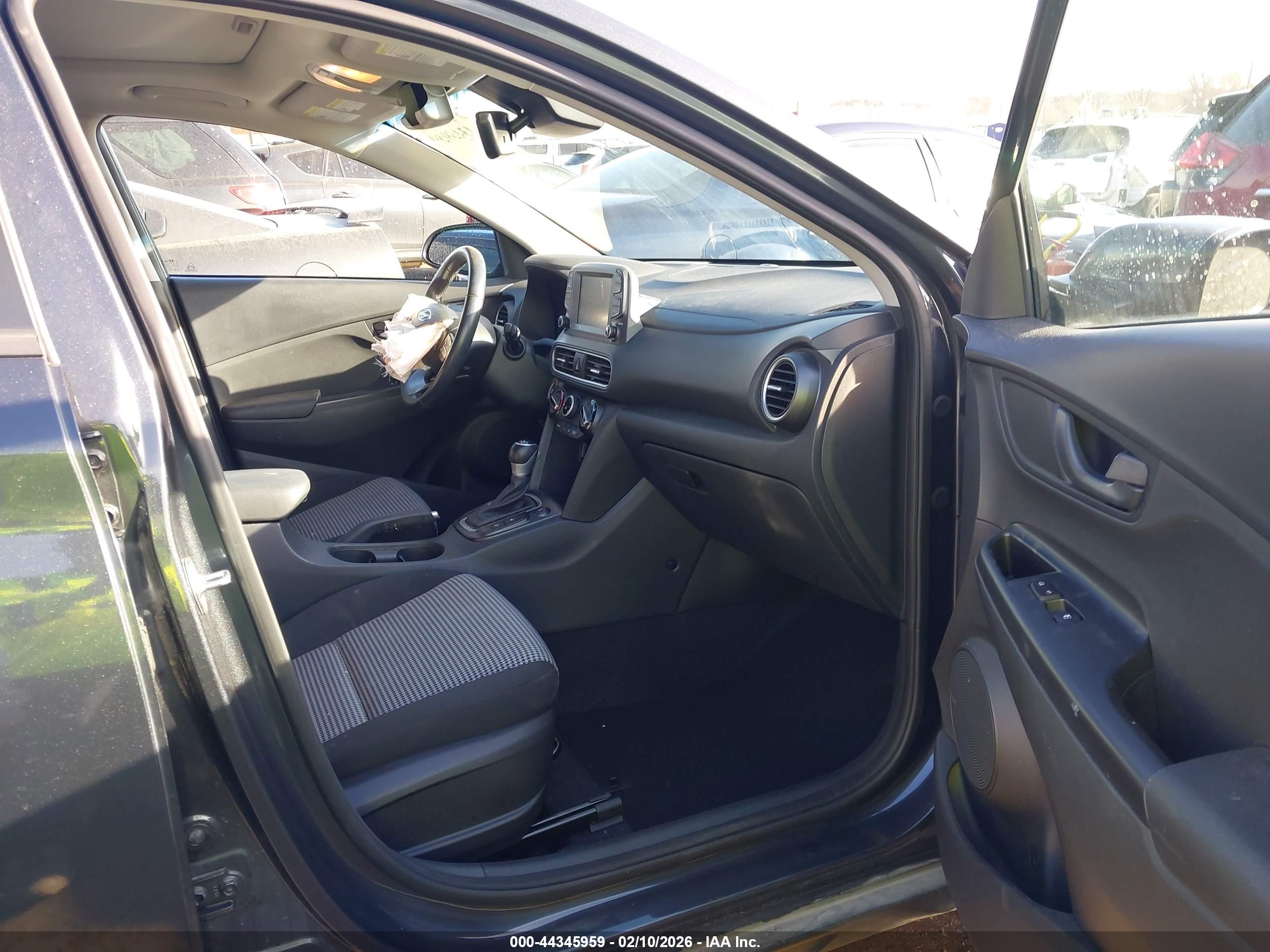 HYUNDAI KONA image 5
