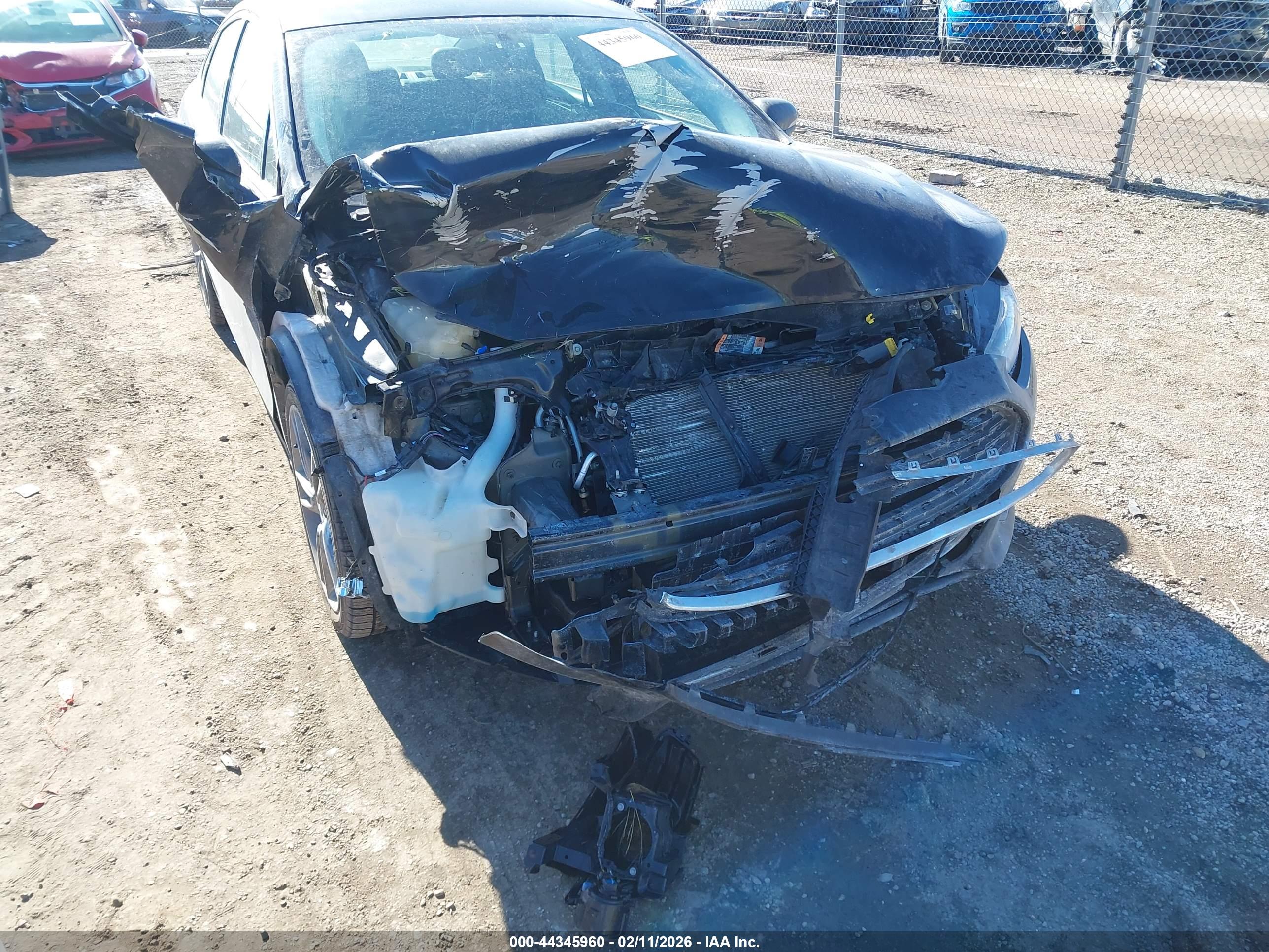 FORD FUSION image 6