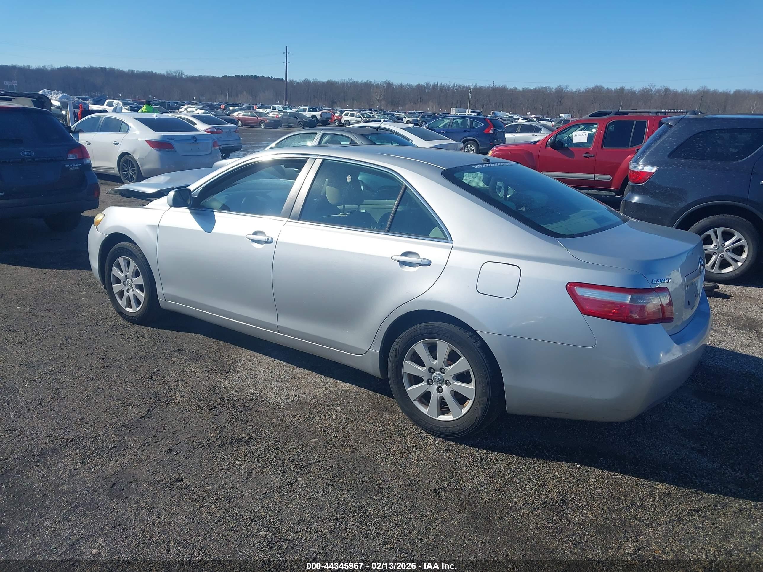 TOYOTA CAMRY image 3