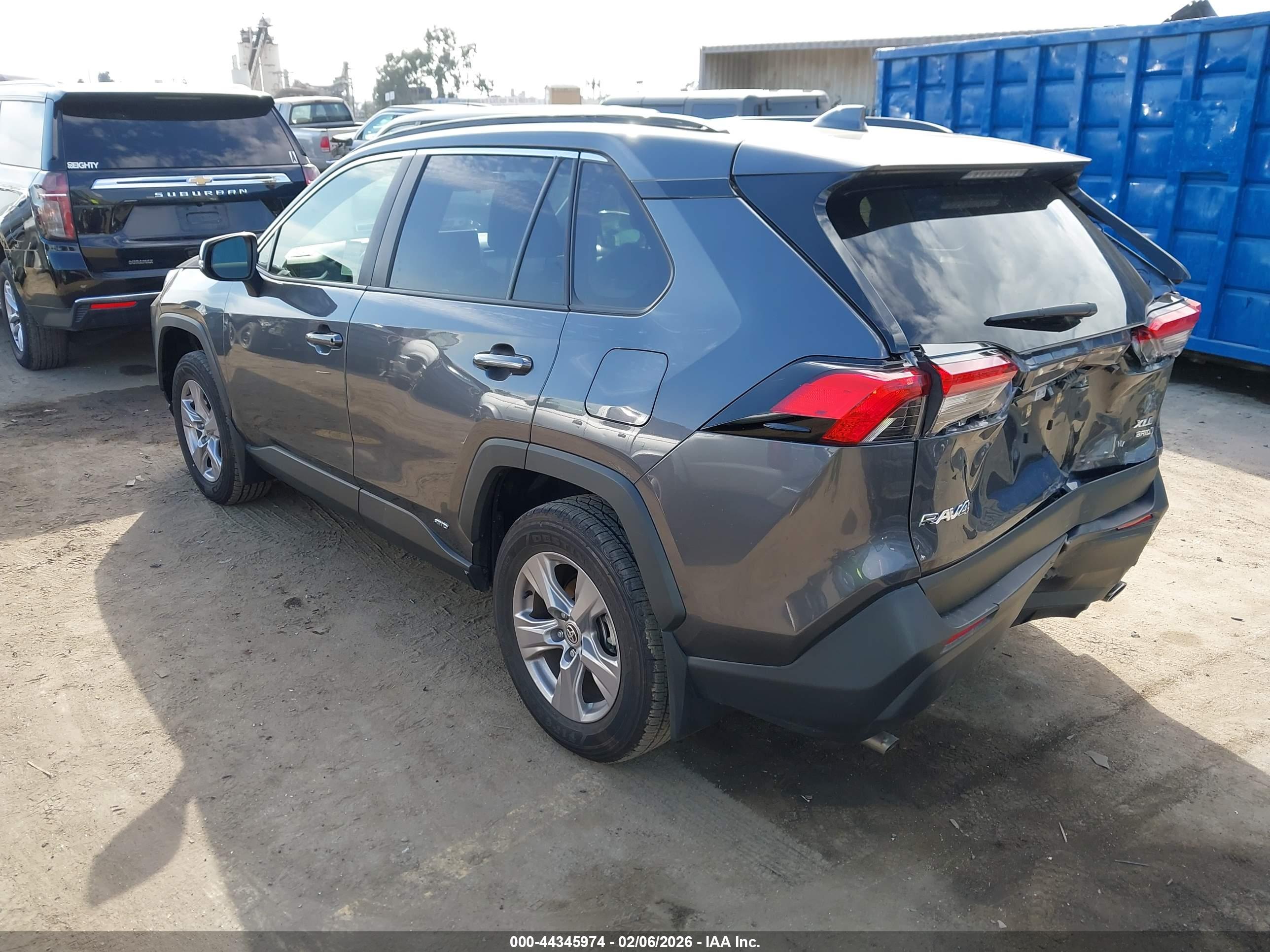 TOYOTA RAV4 image 3