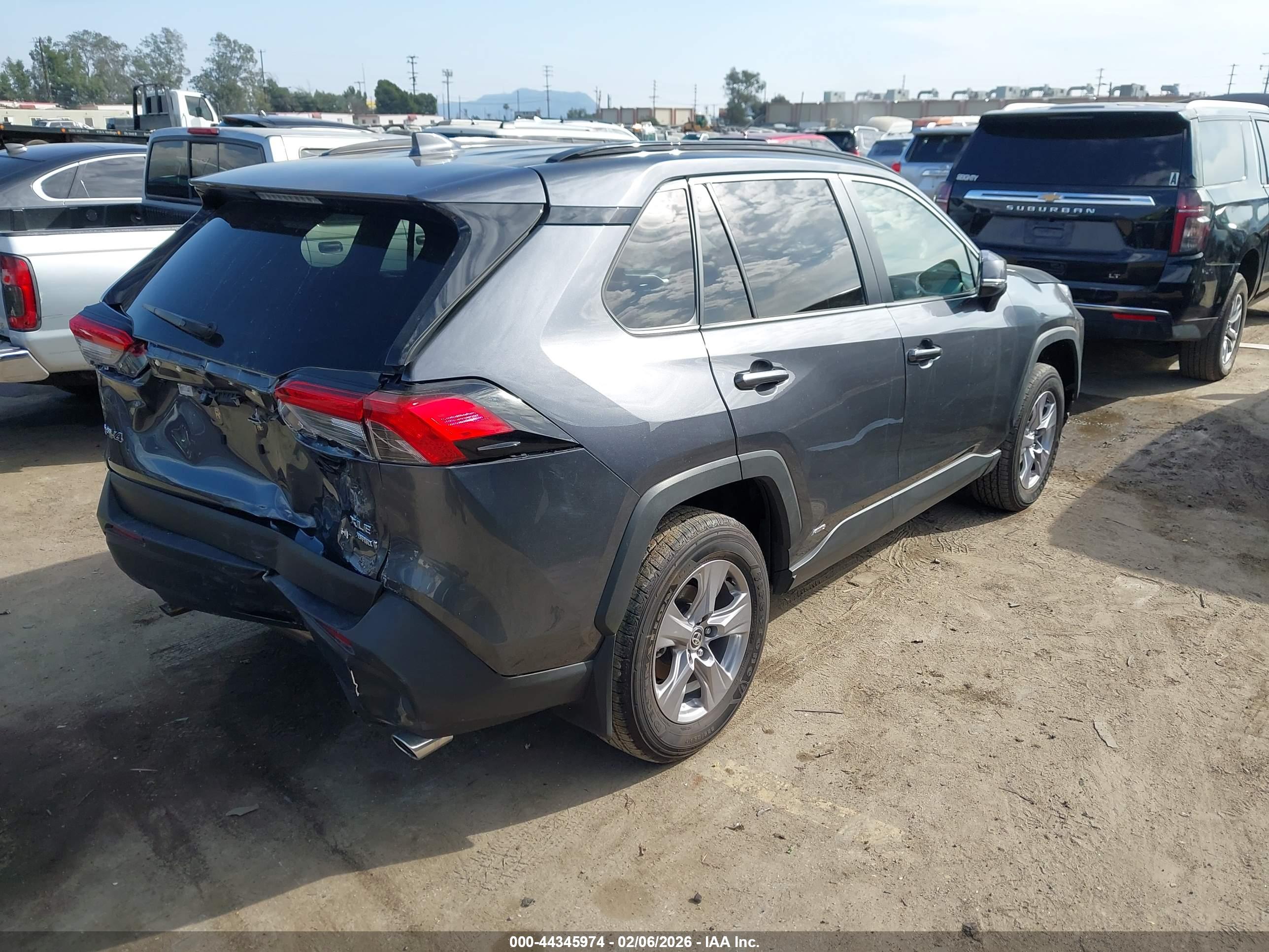 TOYOTA RAV4 image 4
