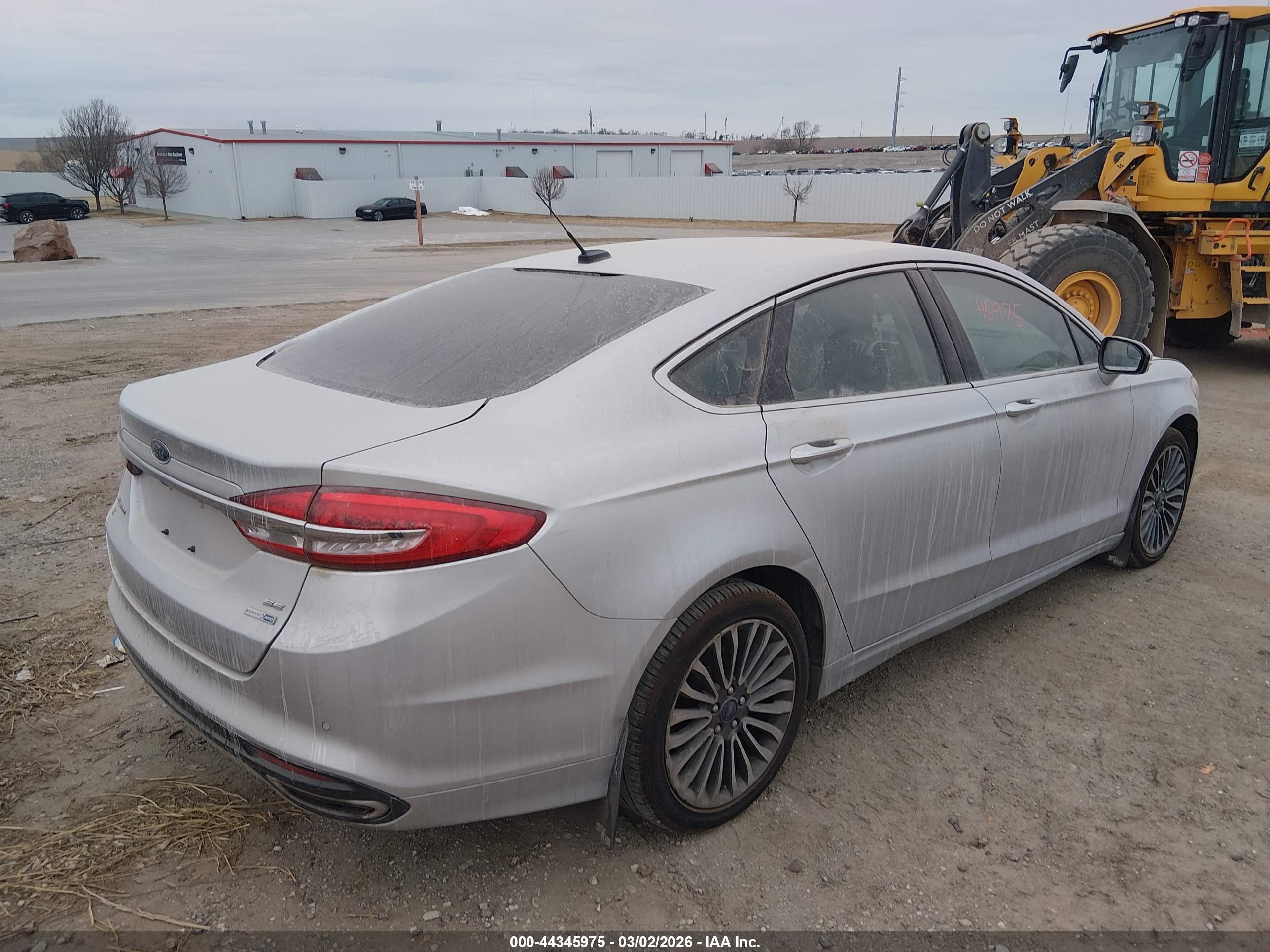 FORD FUSION image 4