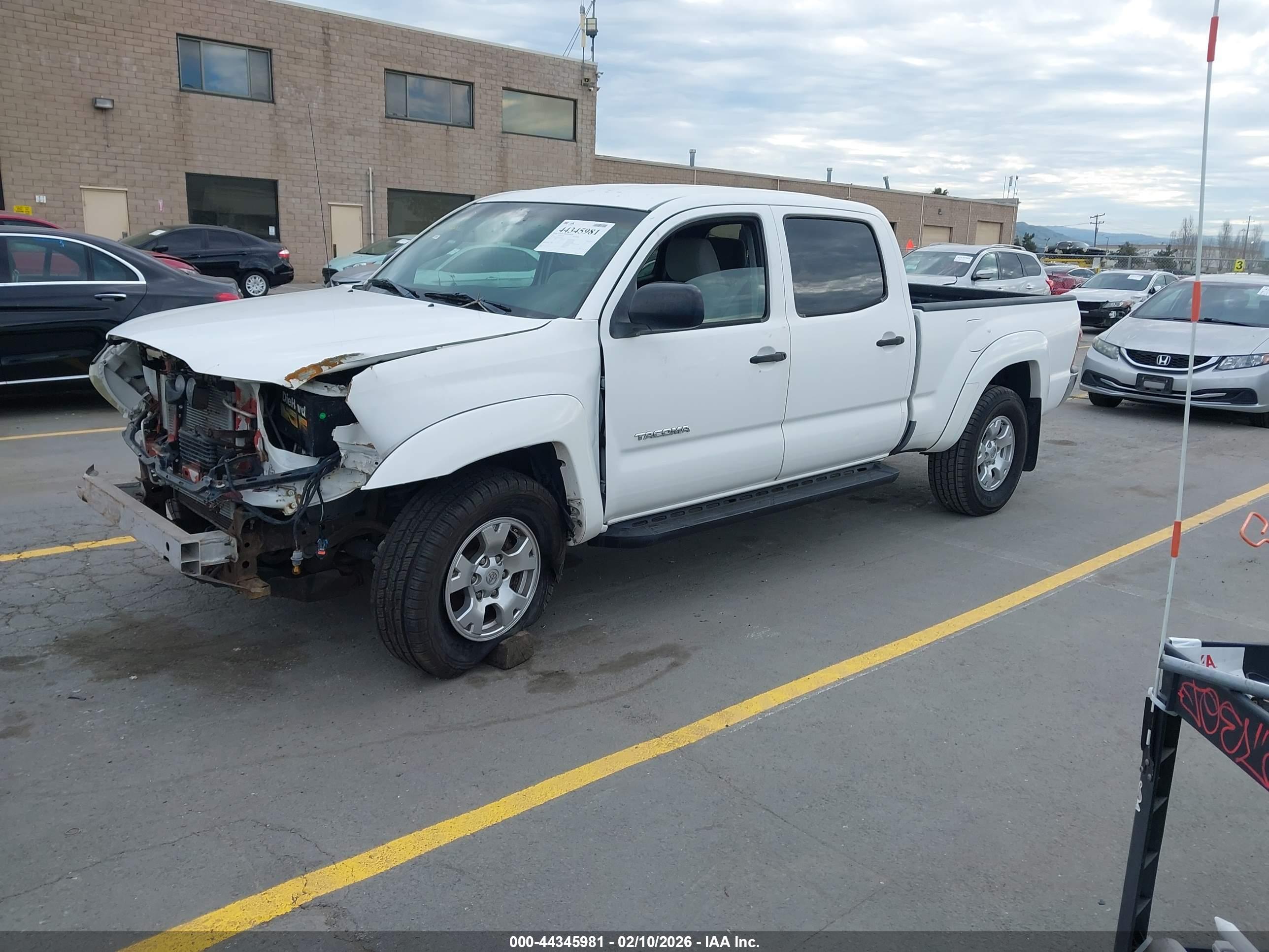 TOYOTA TACOMA image 2