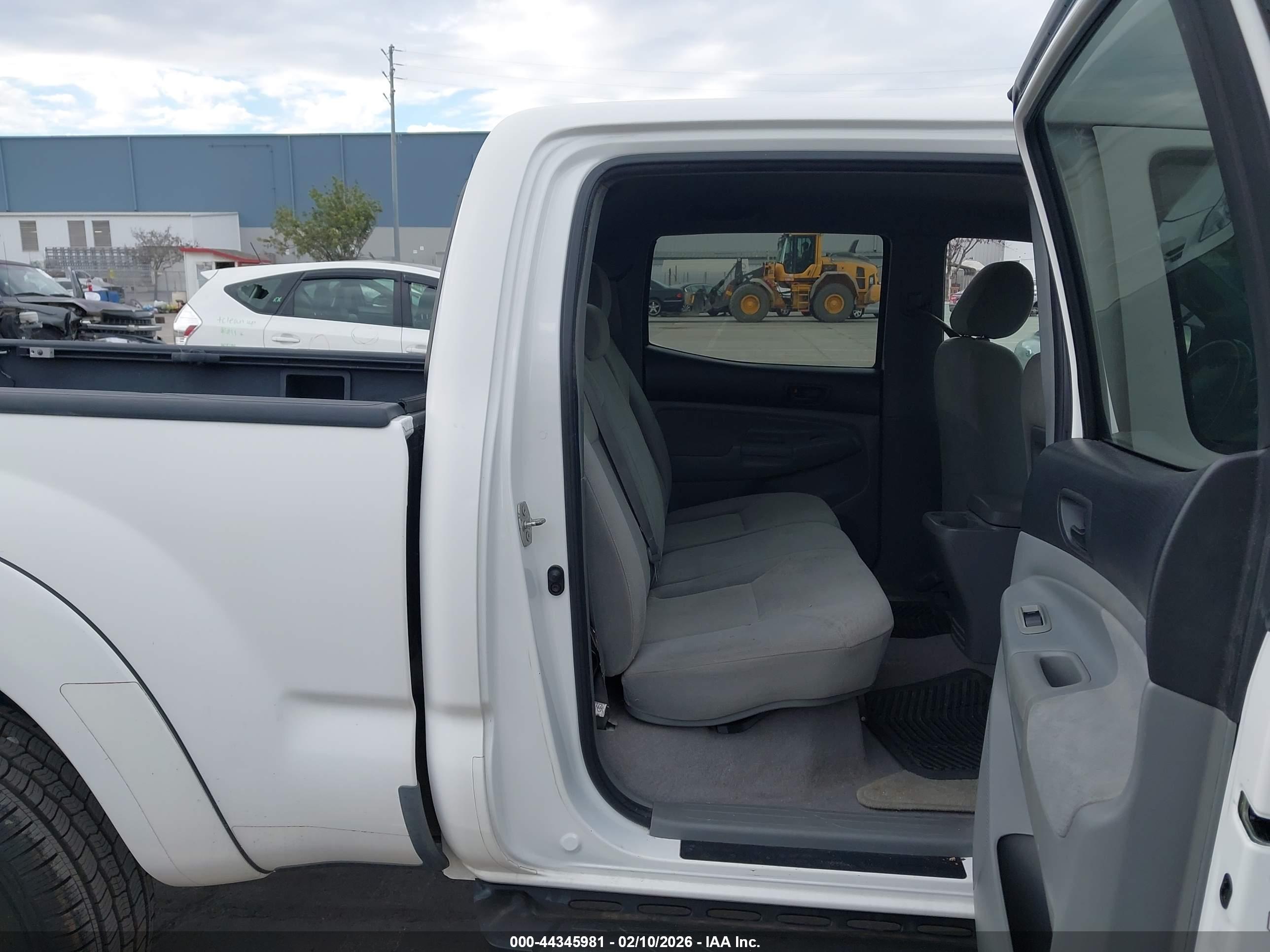 TOYOTA TACOMA image 8