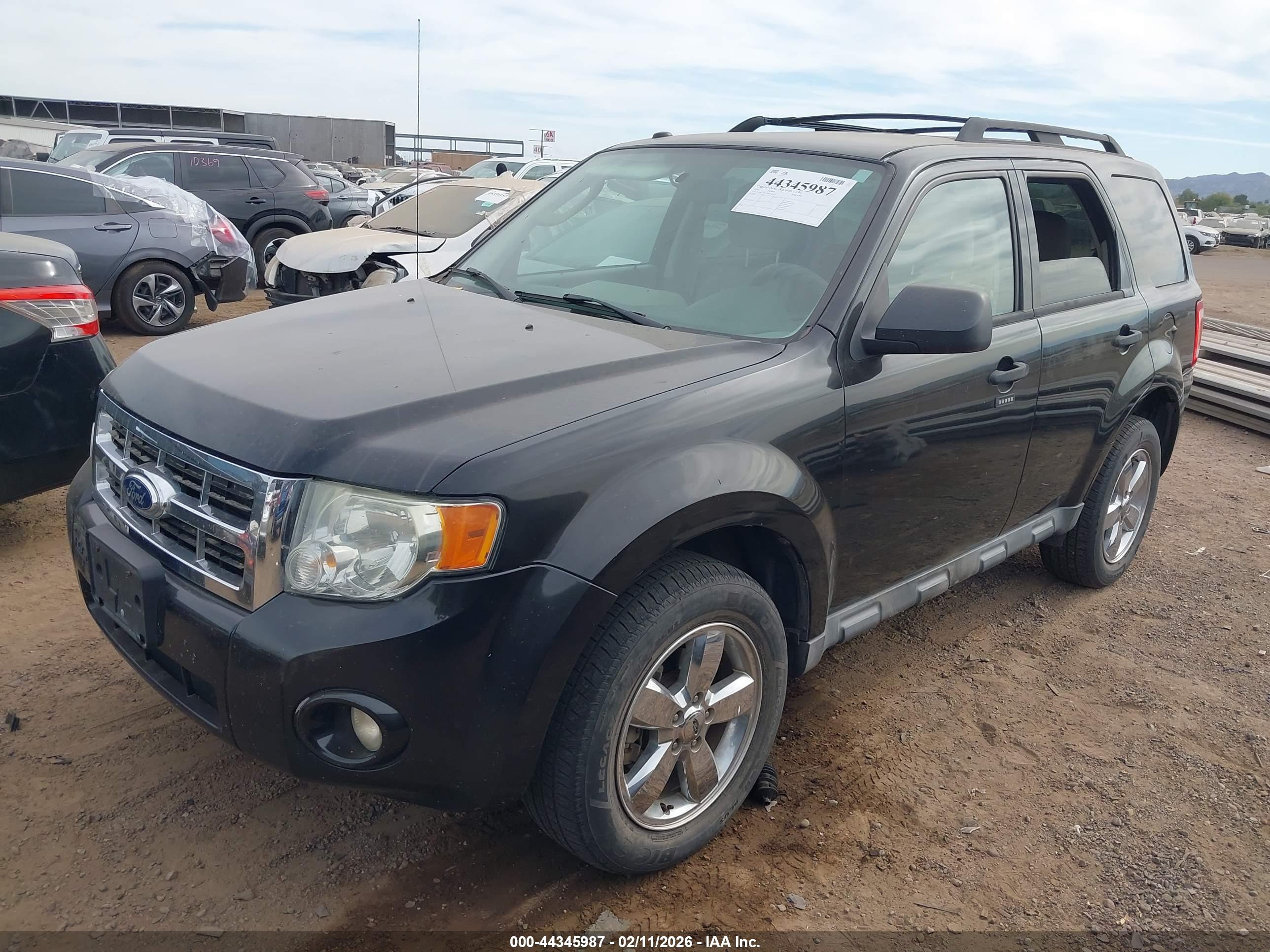 FORD ESCAPE image 2