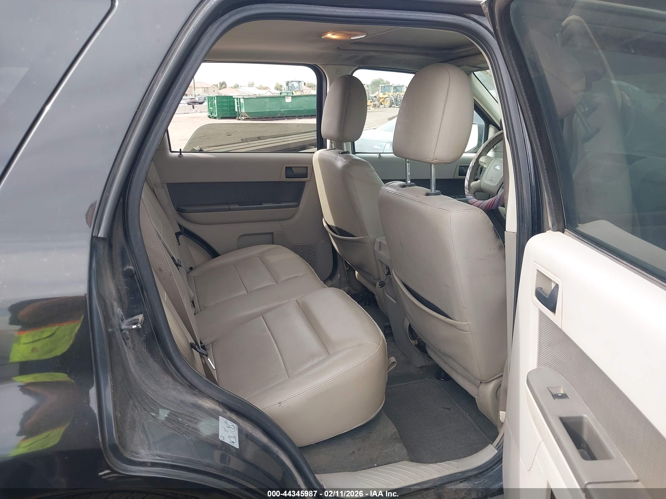 FORD ESCAPE image 8