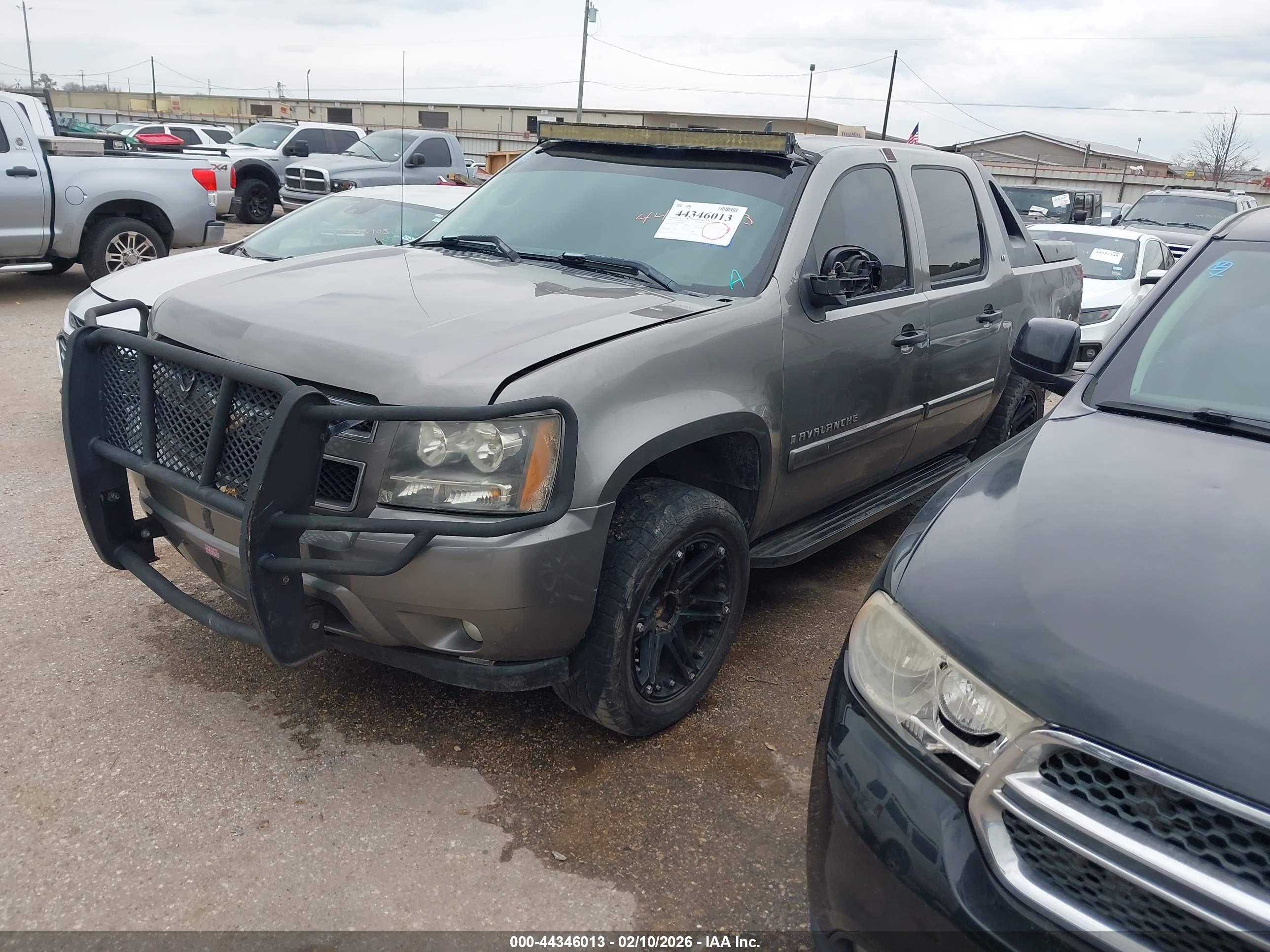 CHEVROLET AVALANCHE image 2