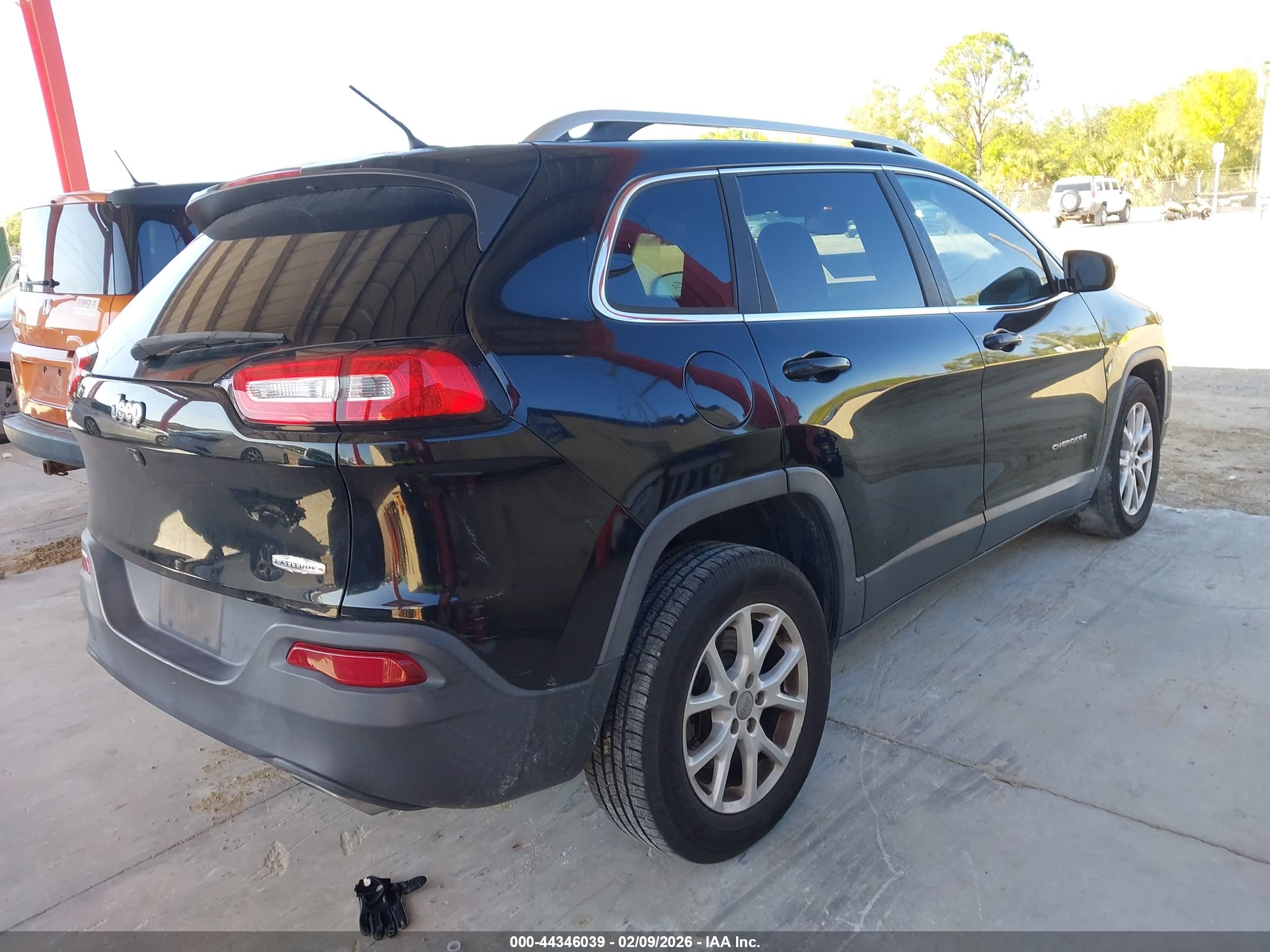 JEEP CHEROKEE image 4