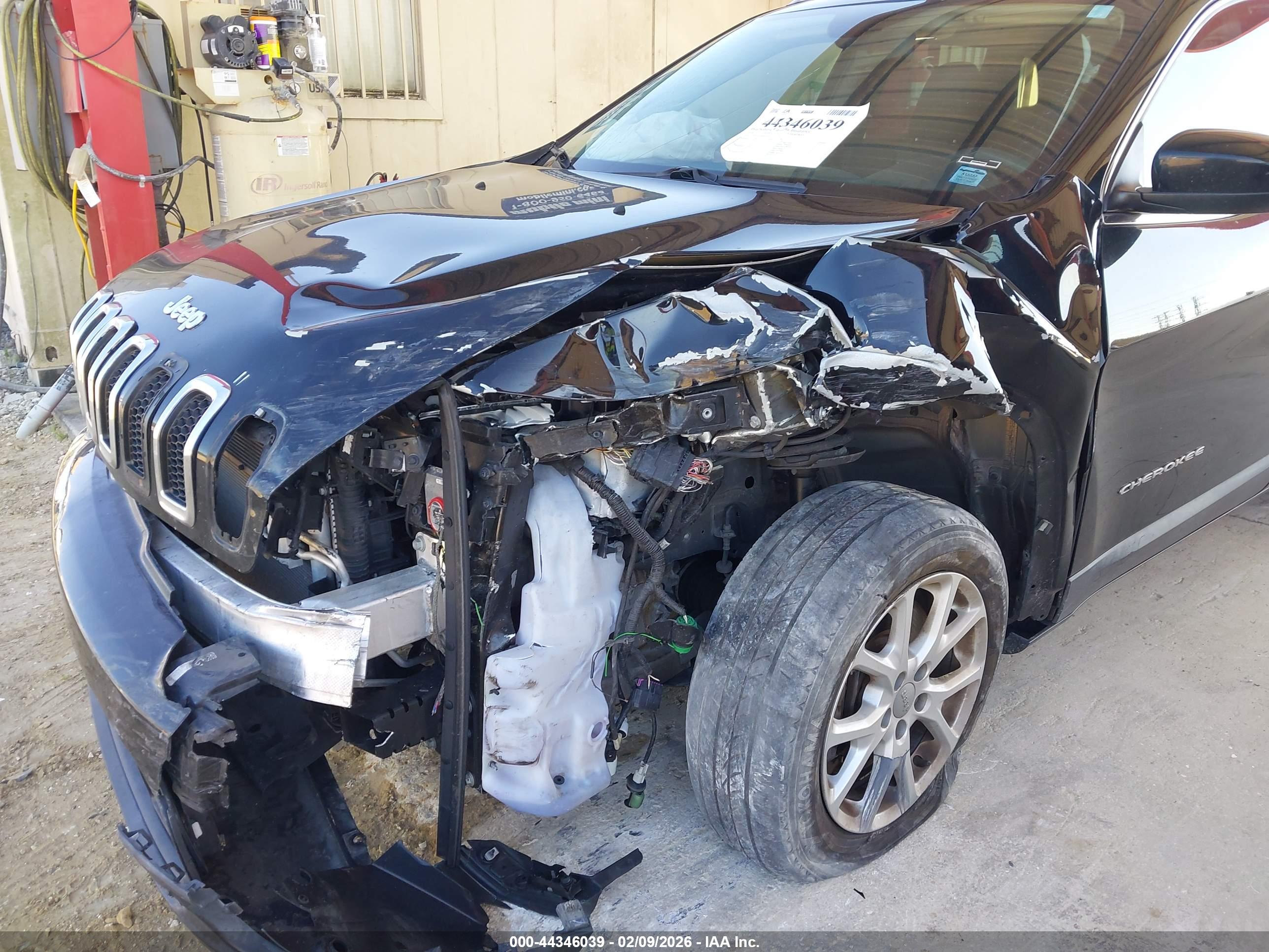JEEP CHEROKEE image 6