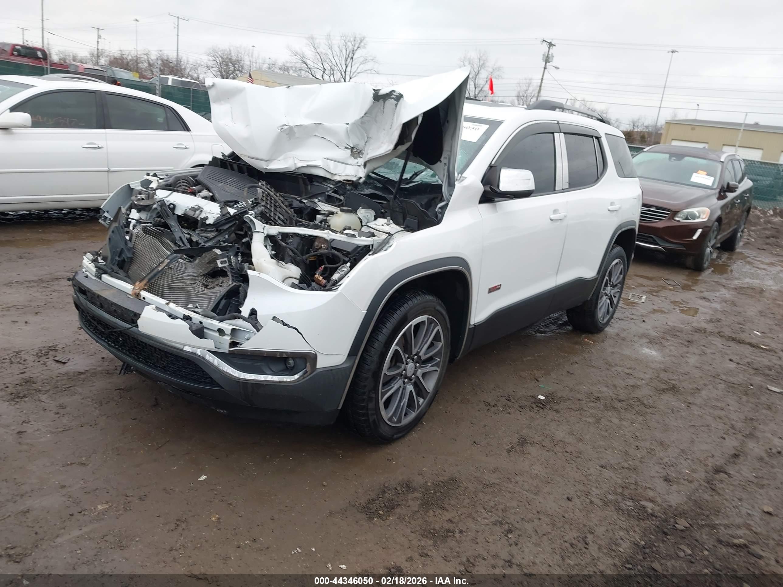 GMC ACADIA image 2