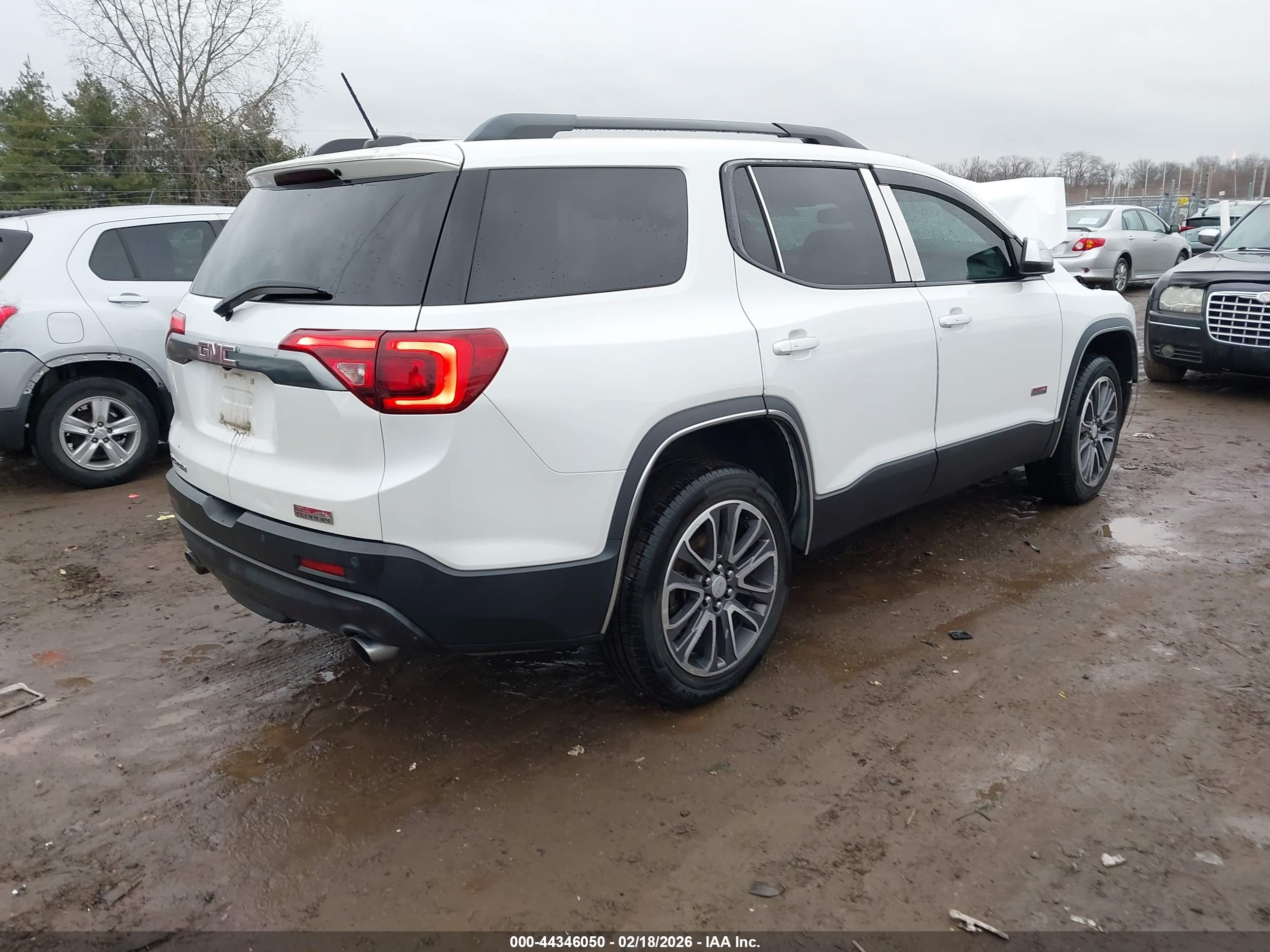 GMC ACADIA image 4