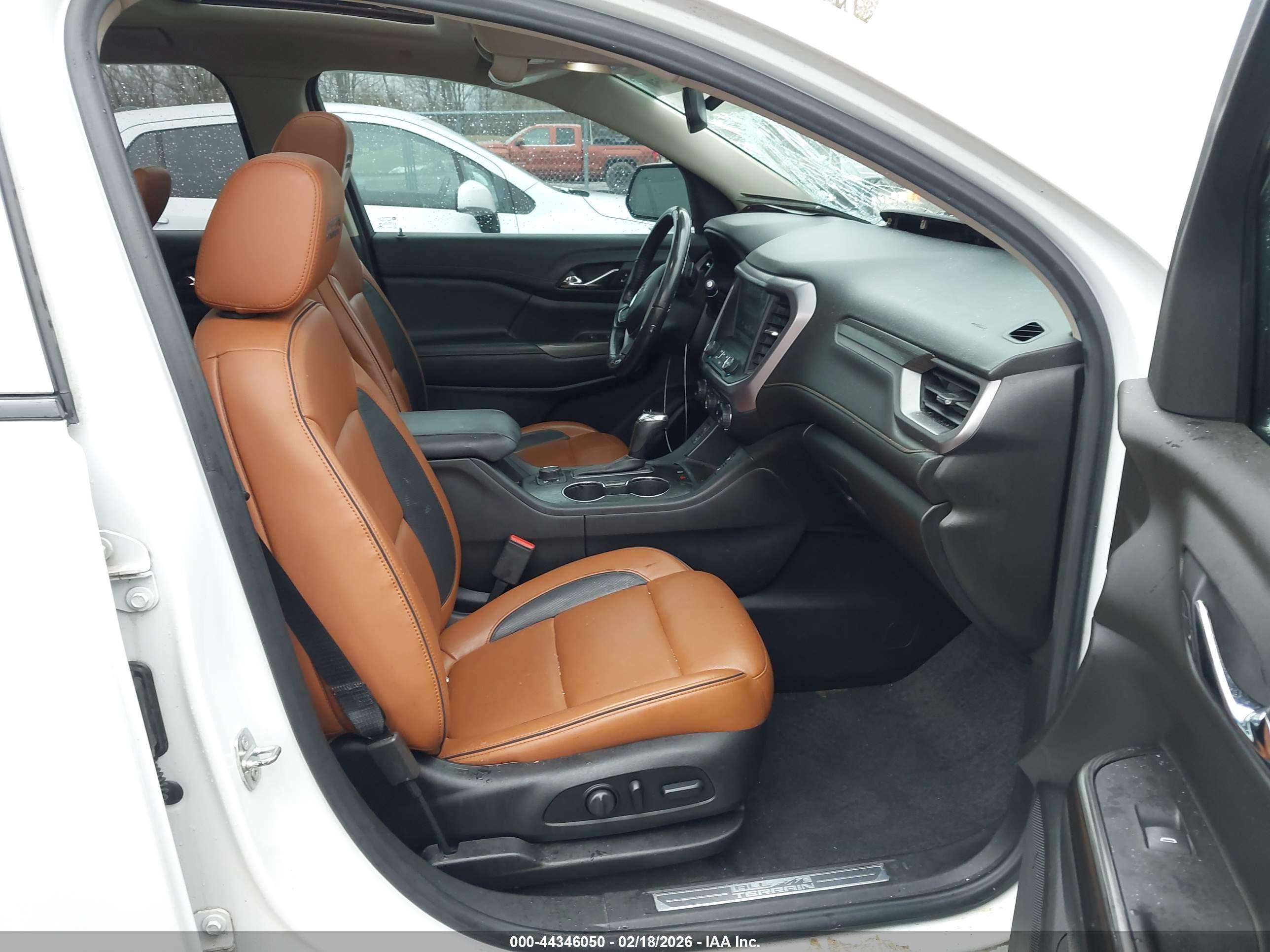 GMC ACADIA image 5