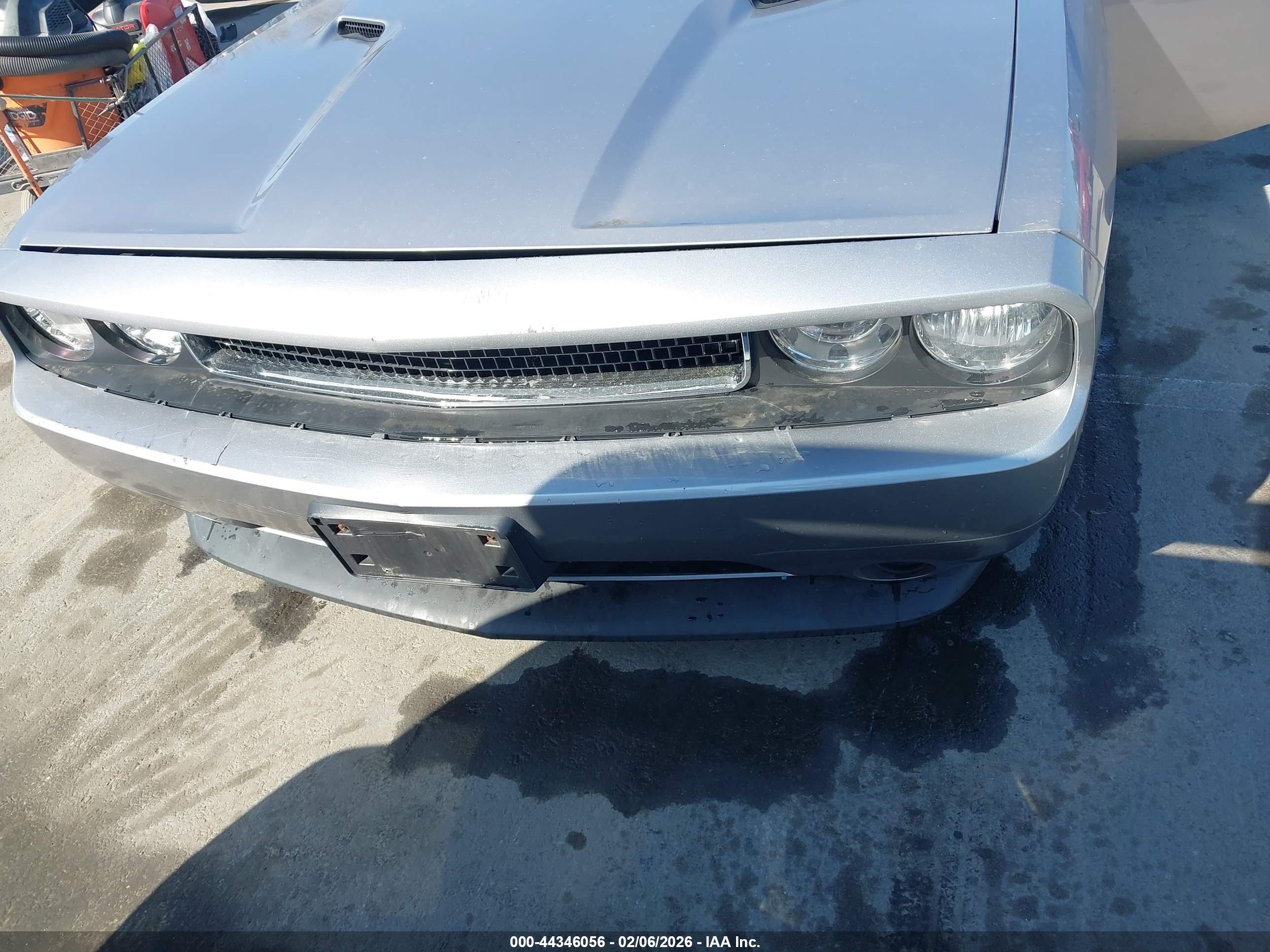 DODGE CHALLENGER image 6