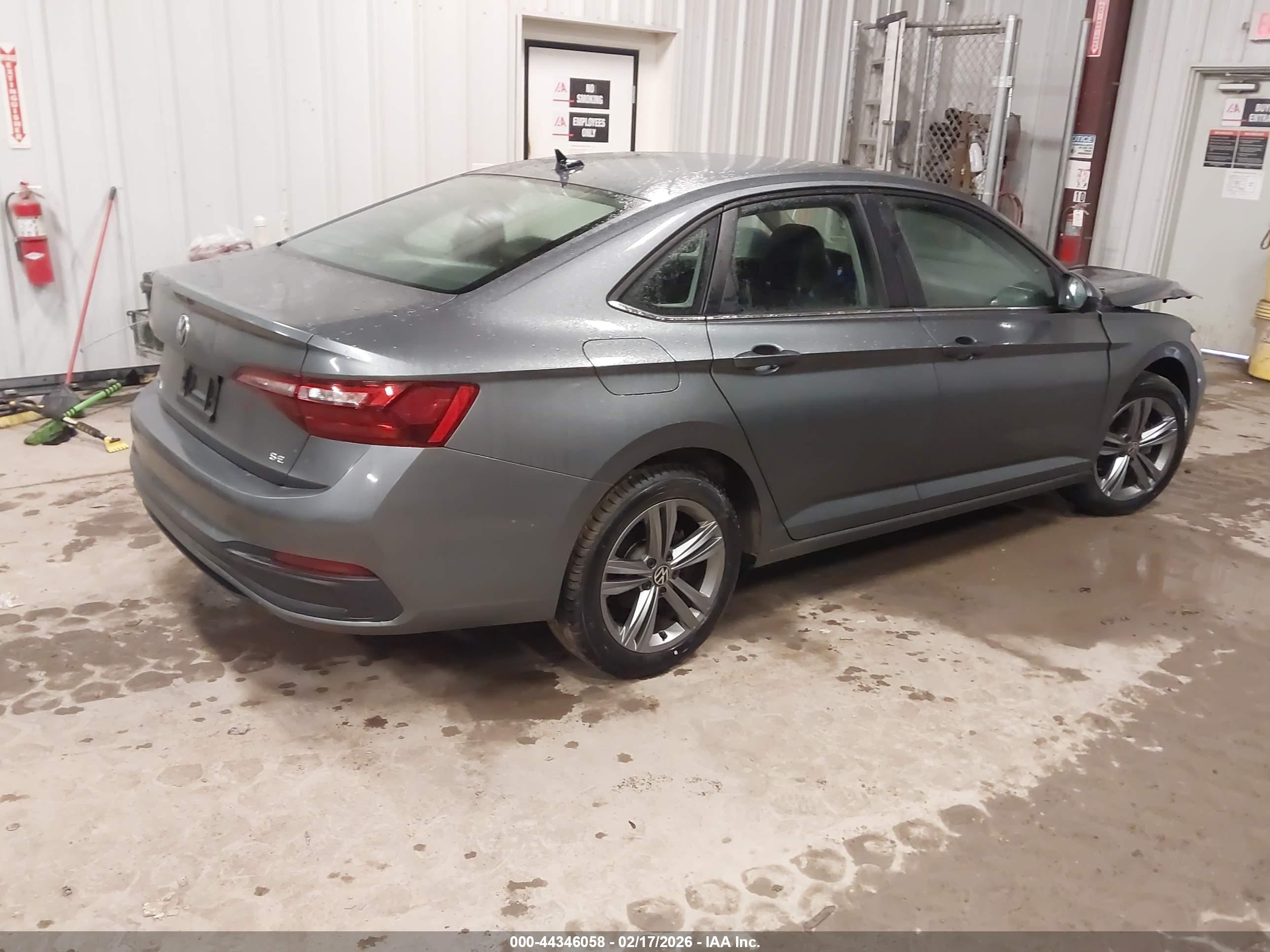 VOLKSWAGEN JETTA image 4