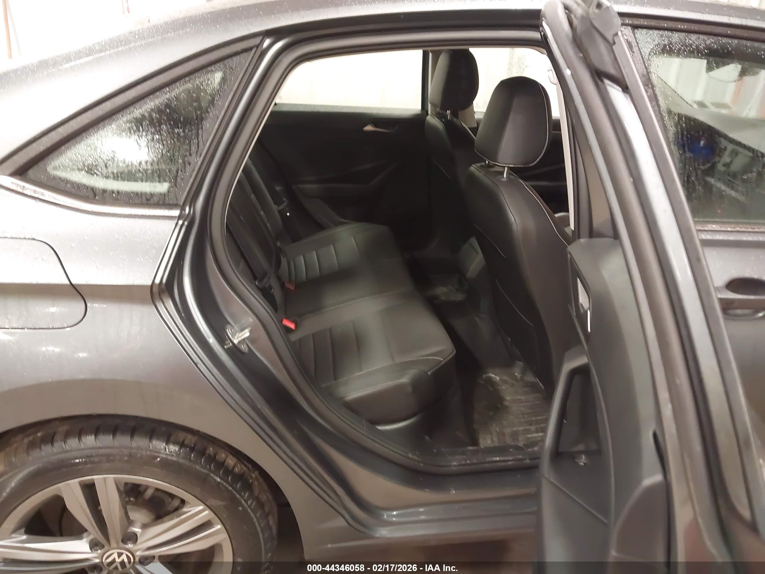 VOLKSWAGEN JETTA image 8