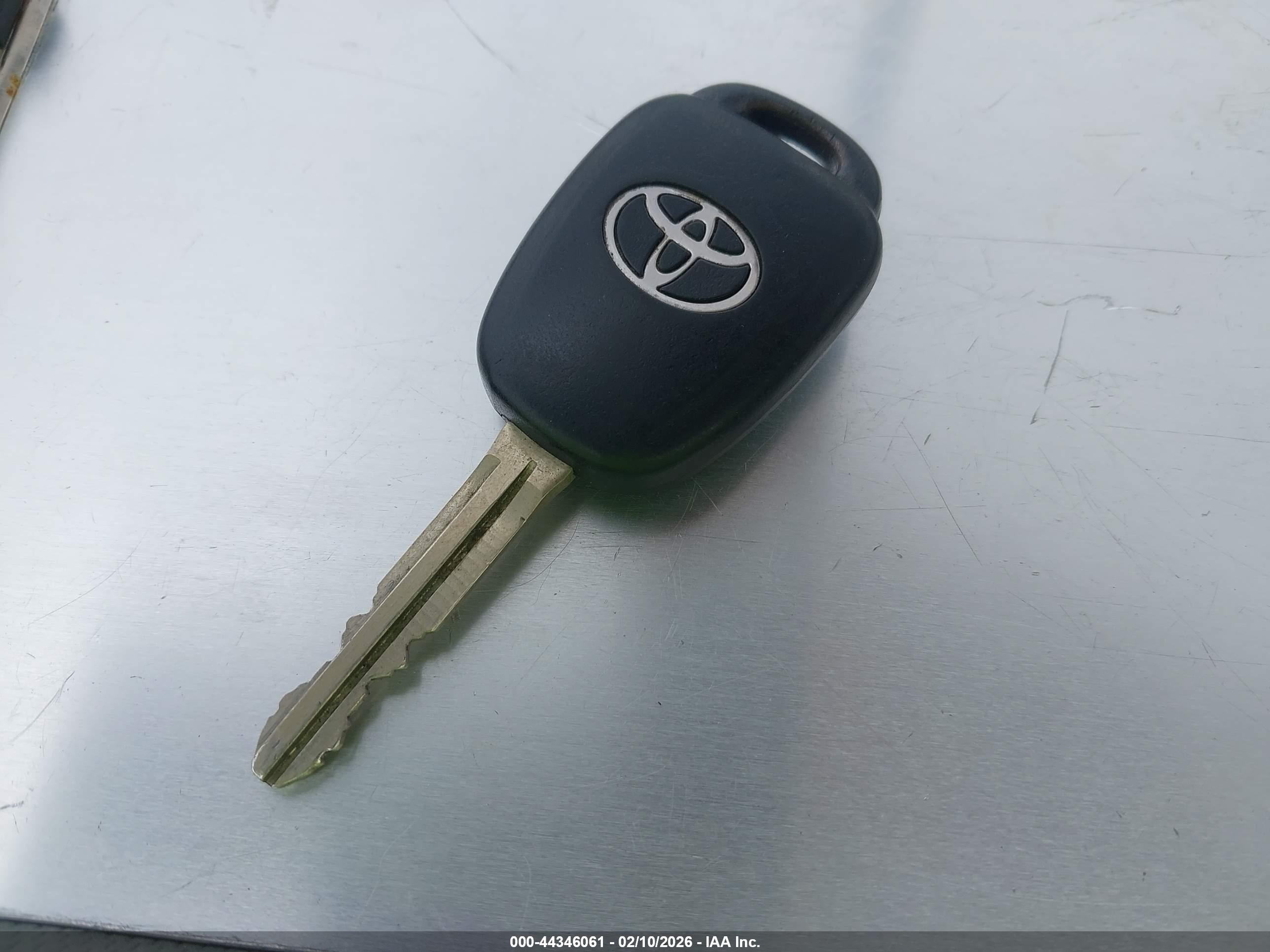 TOYOTA RAV4 image 11