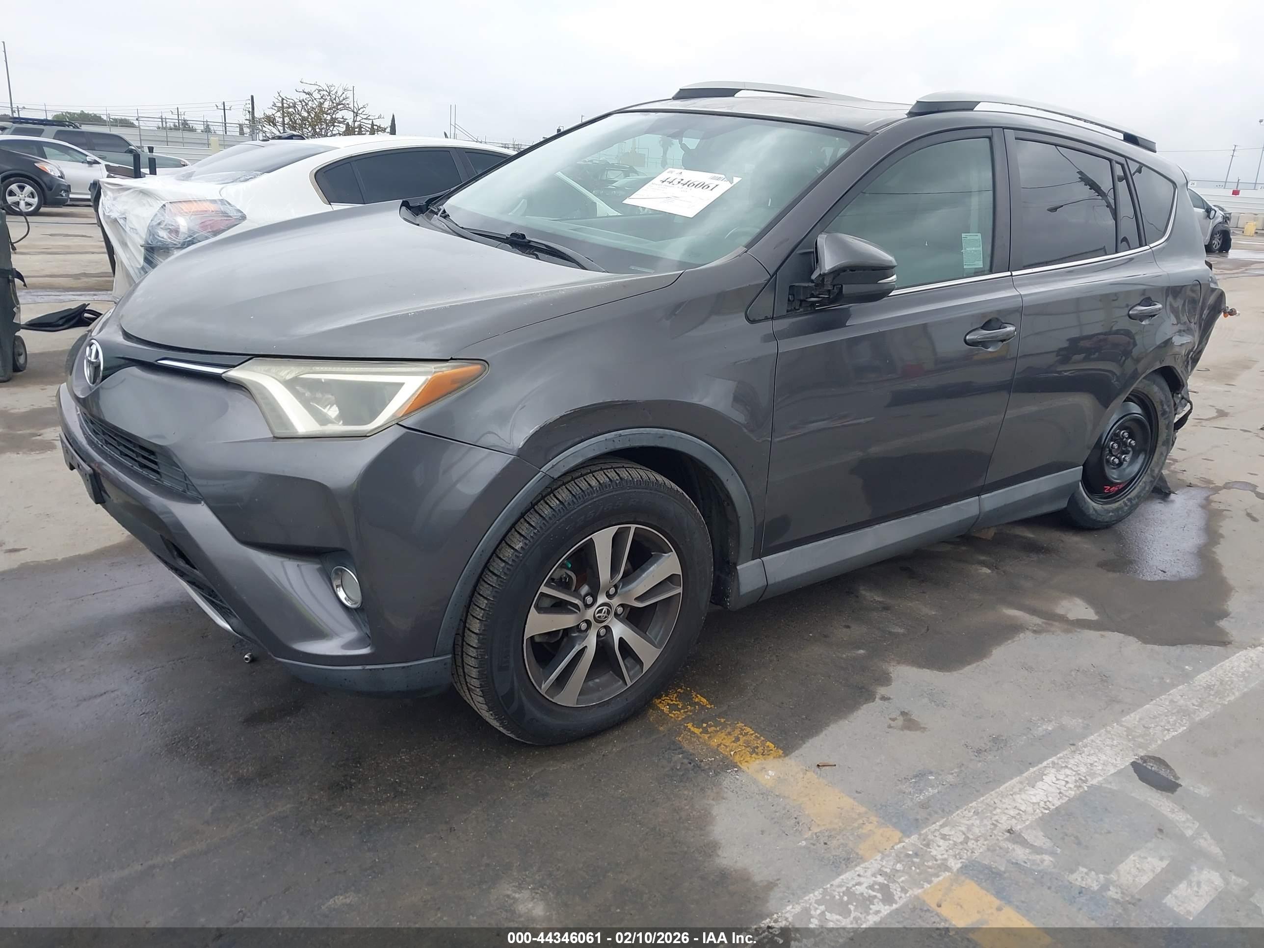 TOYOTA RAV4 image 2