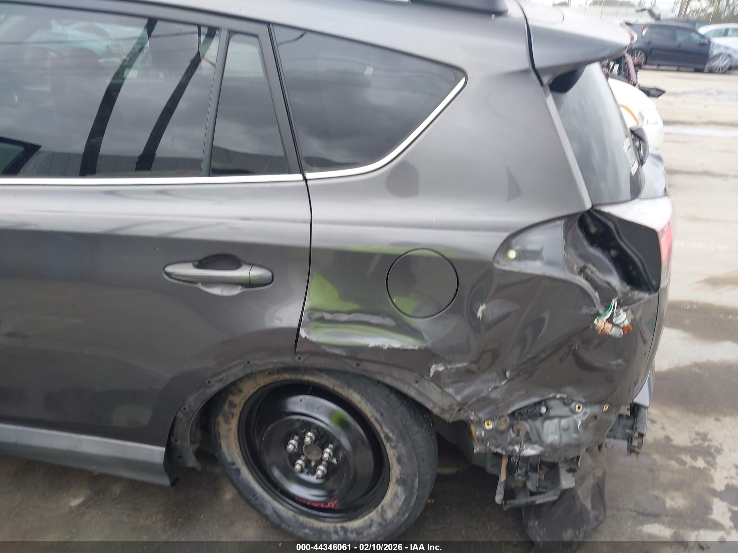 TOYOTA RAV4 image 6